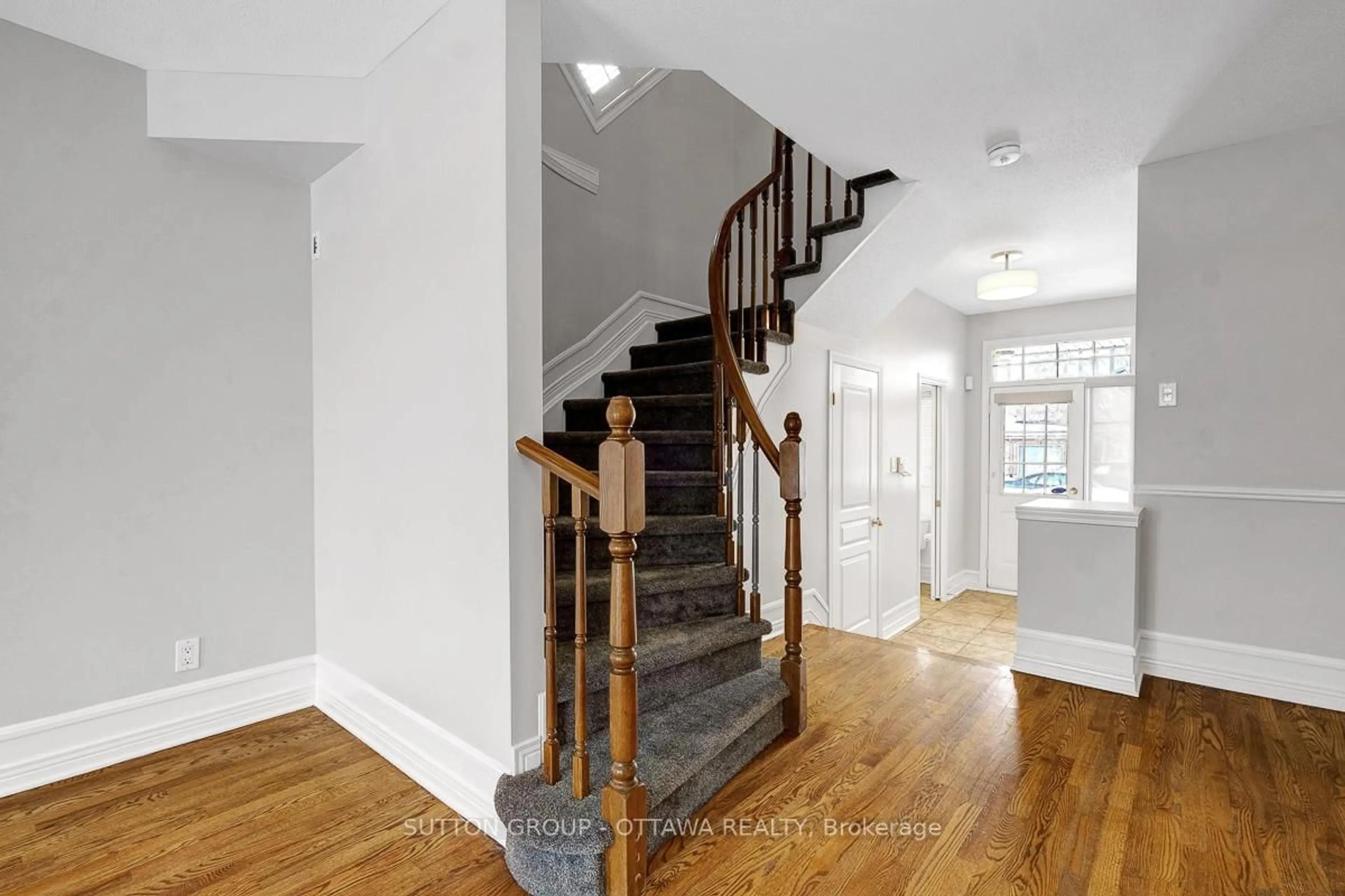 Unknown for 4426 WILDMINT Sq, Ottawa Ontario K1V 1N7