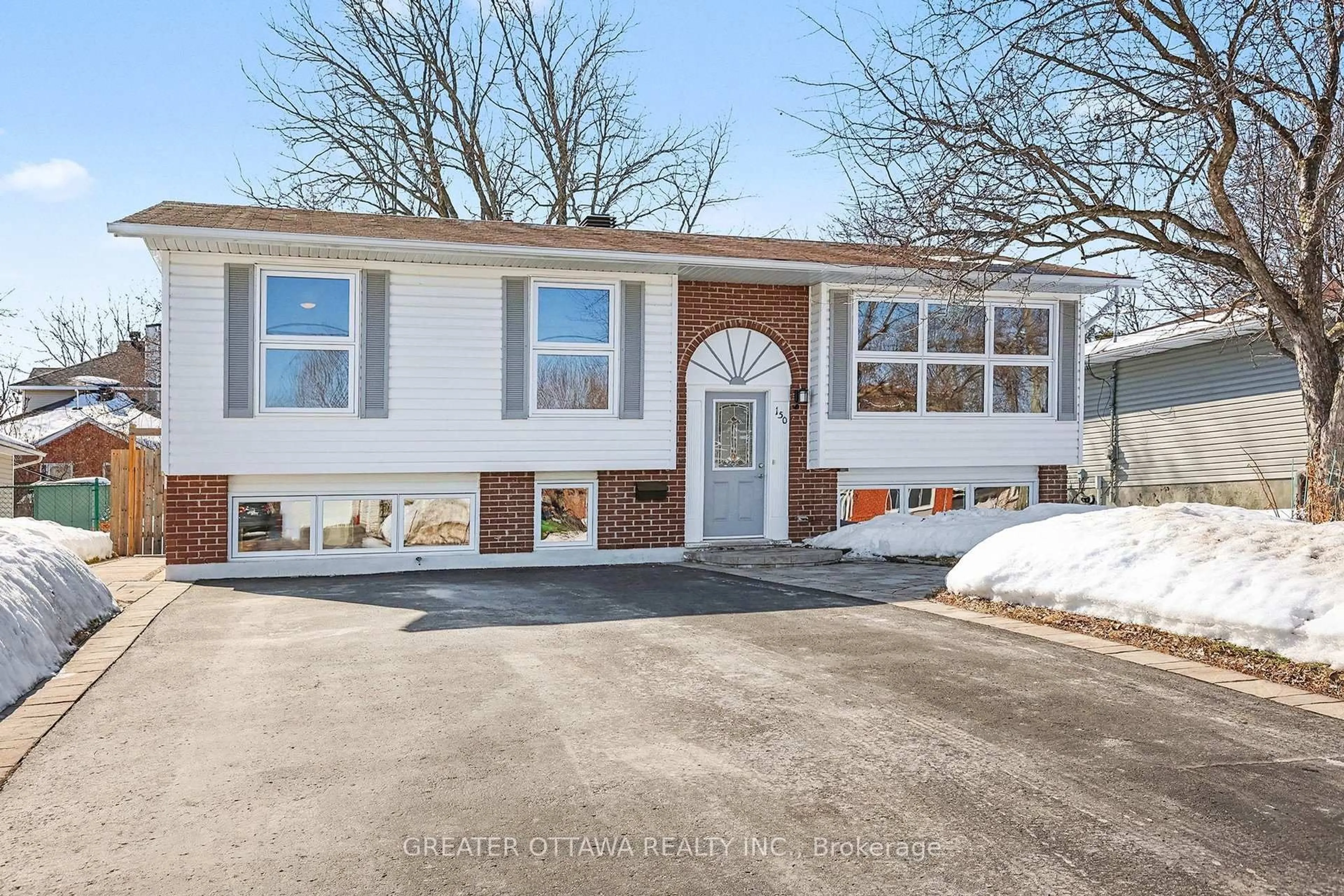 Home with vinyl exterior material, street for 150 Sarah St, Carleton Place Ontario K7C 2Y7