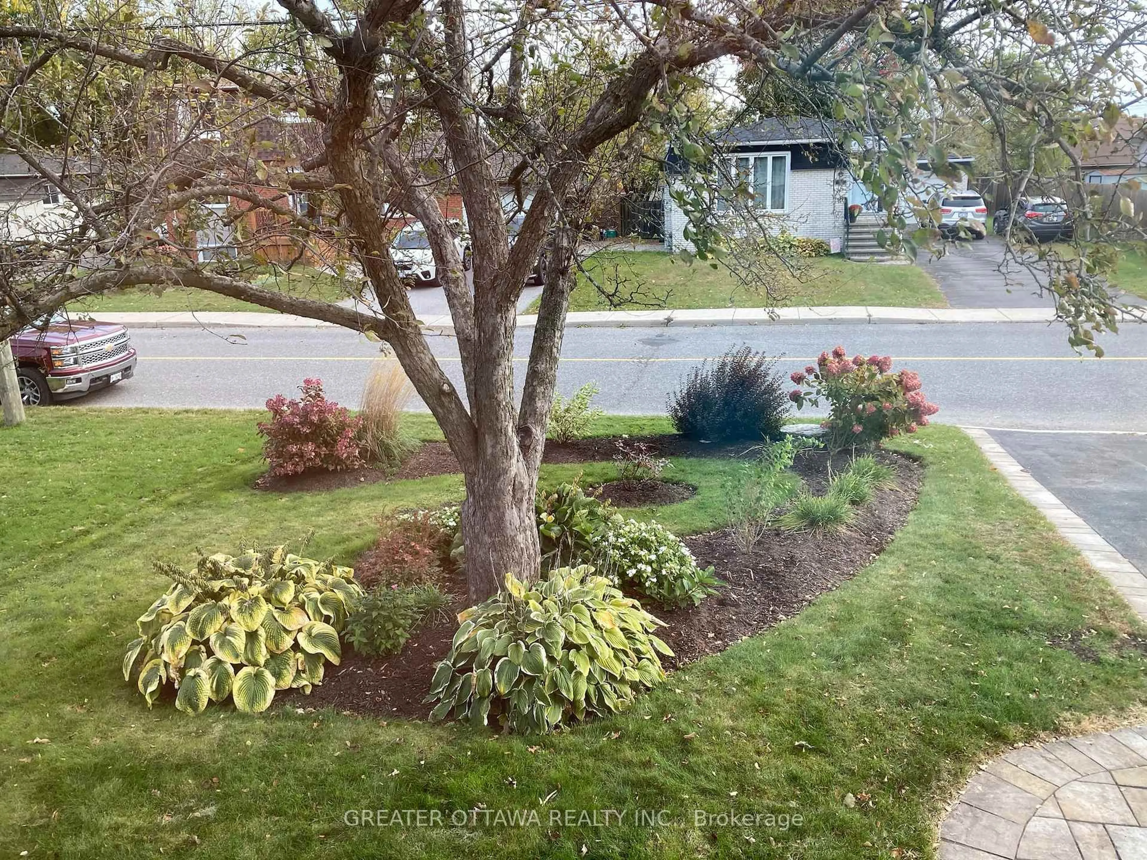 A pic from outside/outdoor area/front of a property/back of a property/a pic from drone, street for 150 Sarah St, Carleton Place Ontario K7C 2Y7