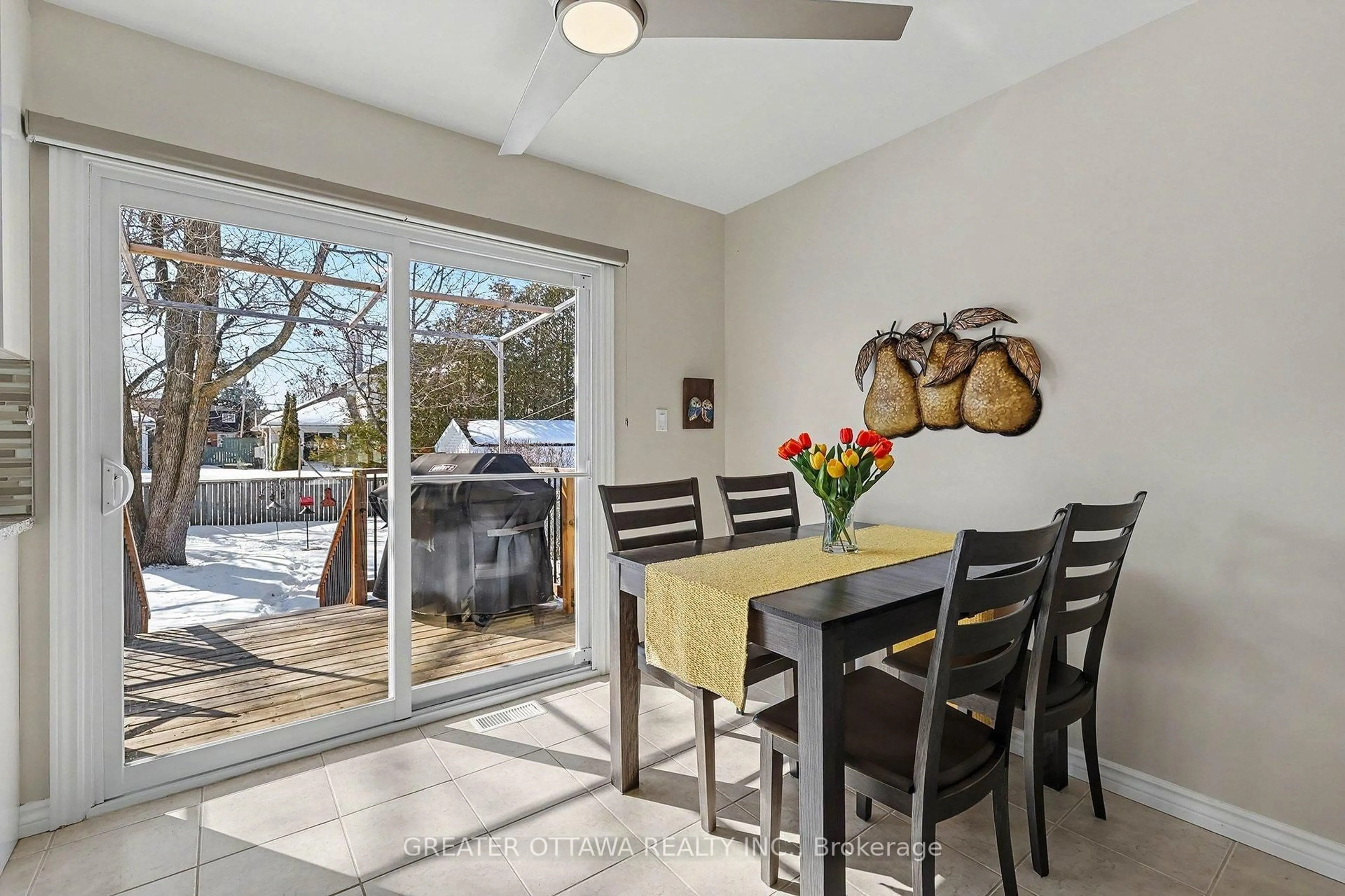 Dining room, ceramic/tile floor for 150 Sarah St, Carleton Place Ontario K7C 2Y7