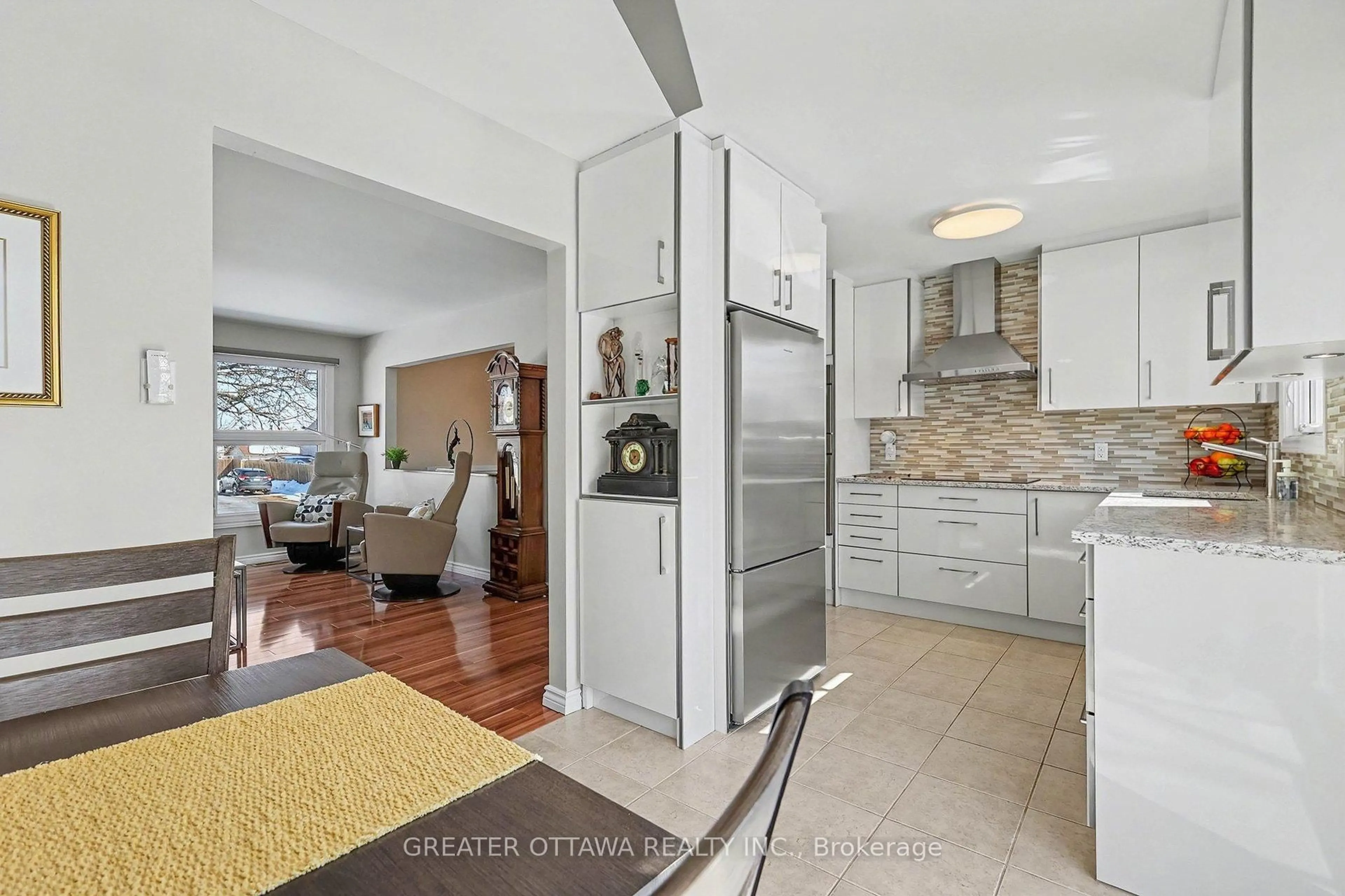 Open concept kitchen, ceramic/tile floor for 150 Sarah St, Carleton Place Ontario K7C 2Y7