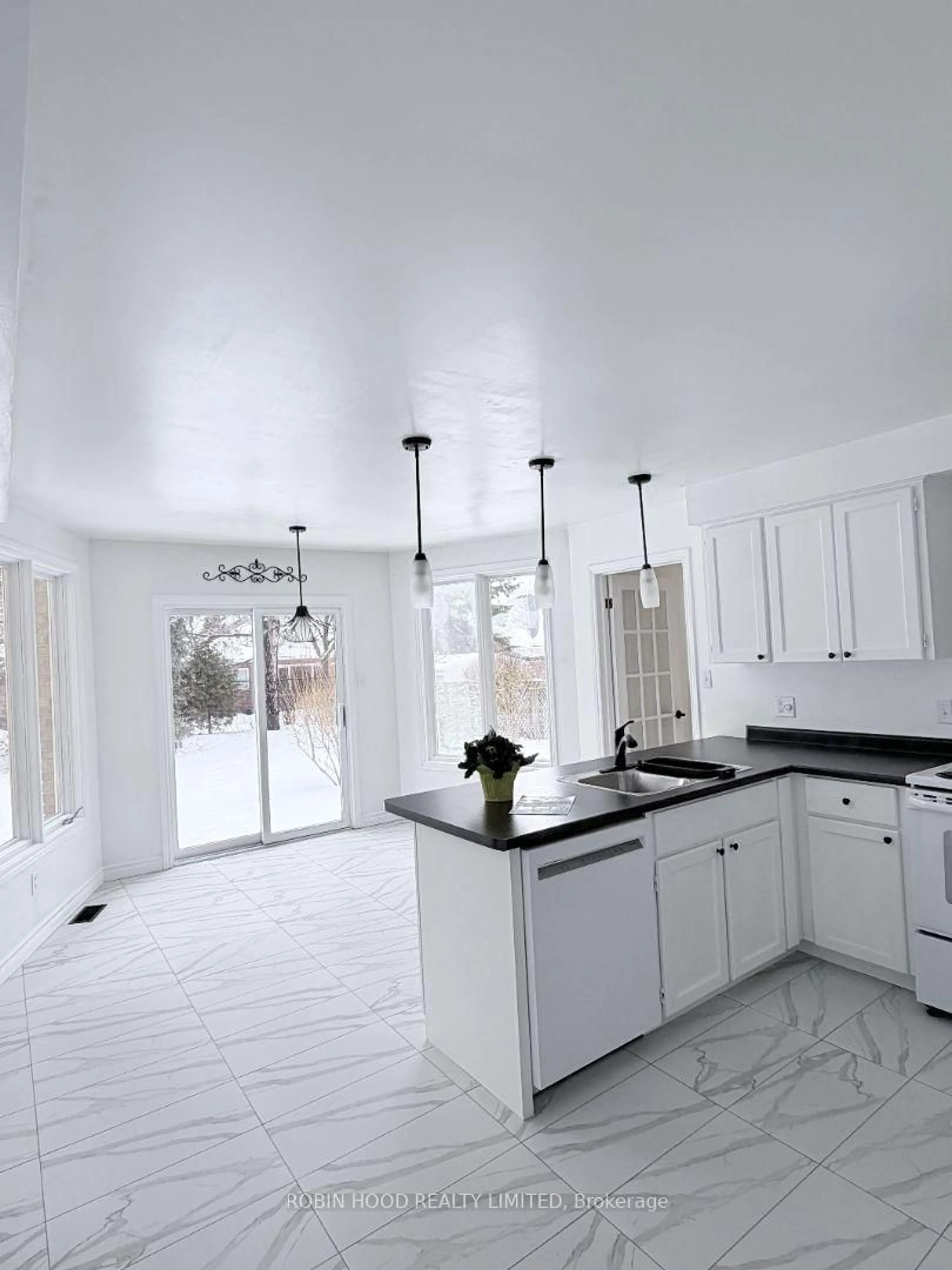 Open concept kitchen, ceramic/tile floor for 42 Hands Dr, Guelph Ontario N1G 3H3