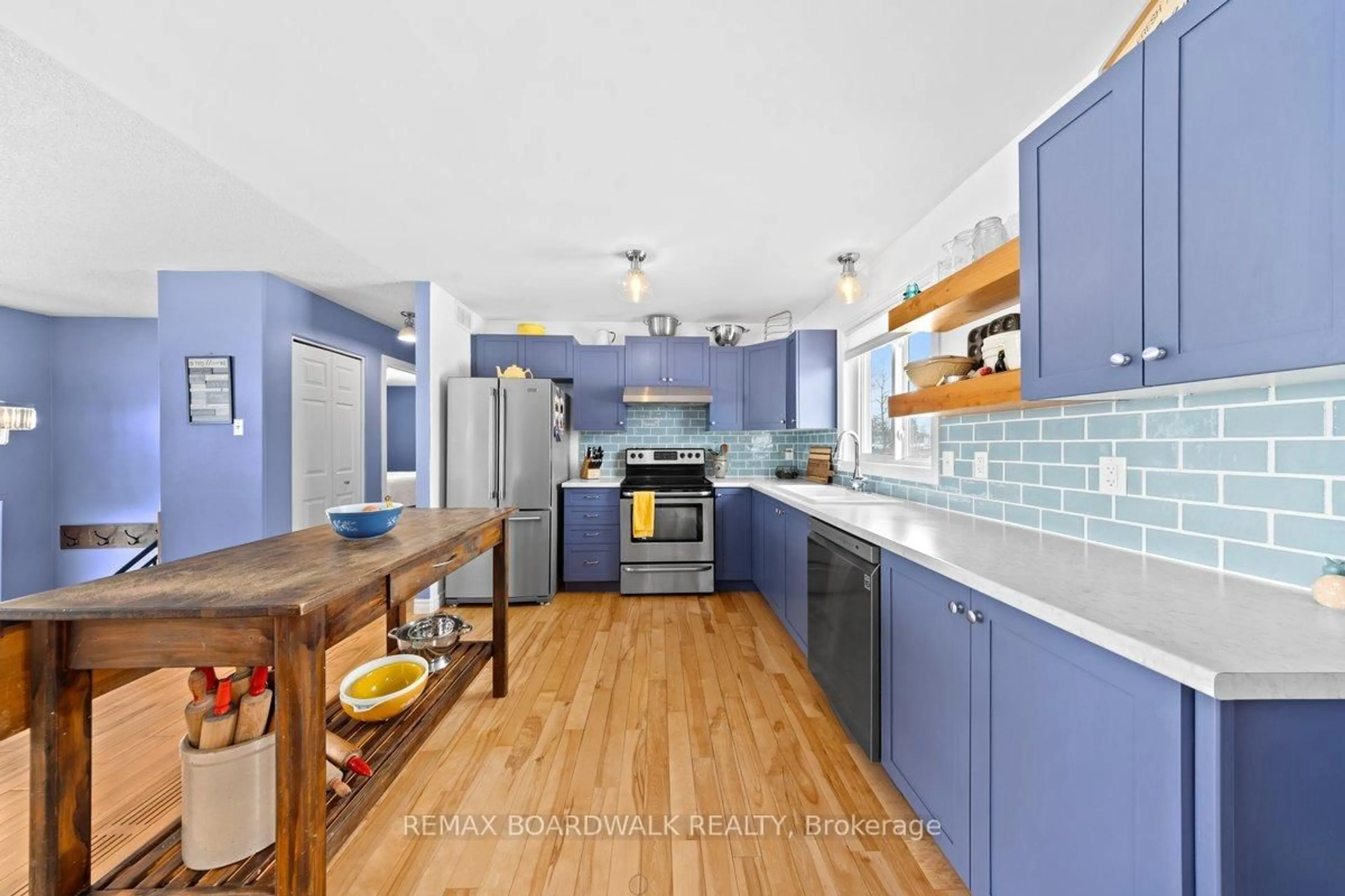 Open concept kitchen, ceramic/tile floor for 1644 Drummond Concession 7 Rd, Perth Ontario K7H 3C8