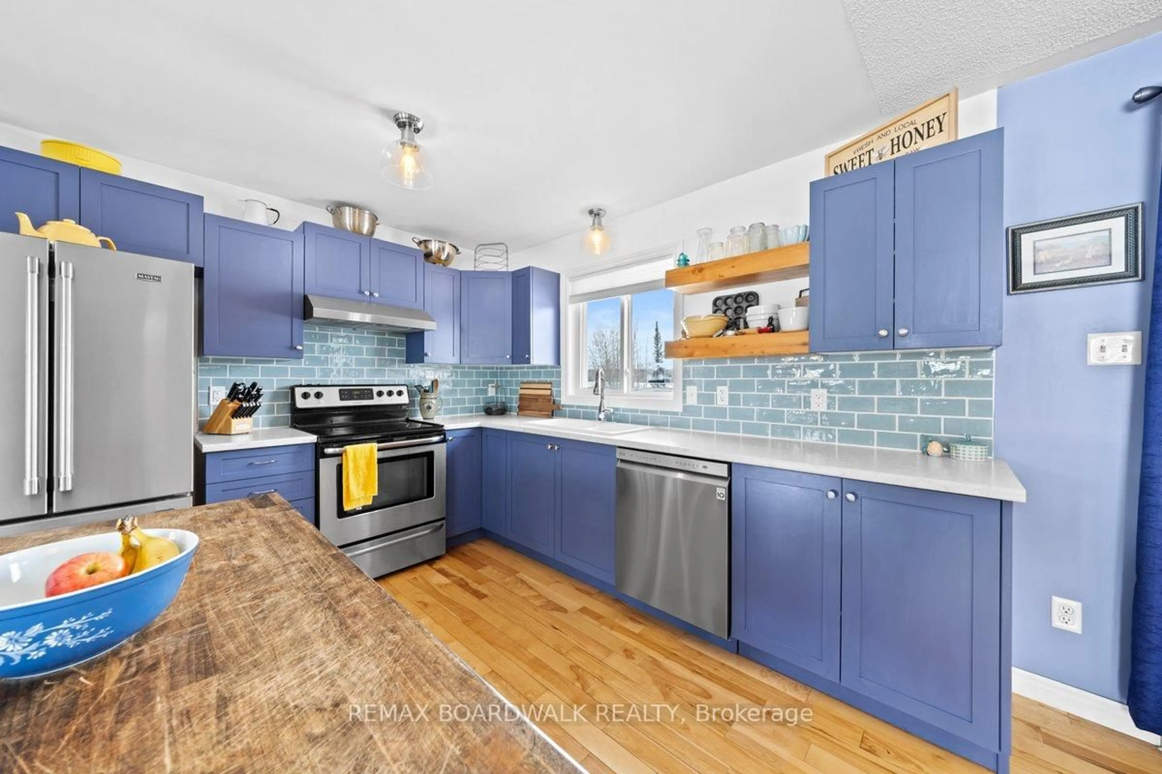 Open concept kitchen, ceramic/tile floor for 1644 Drummond Concession 7 Rd, Perth Ontario K7H 3C8