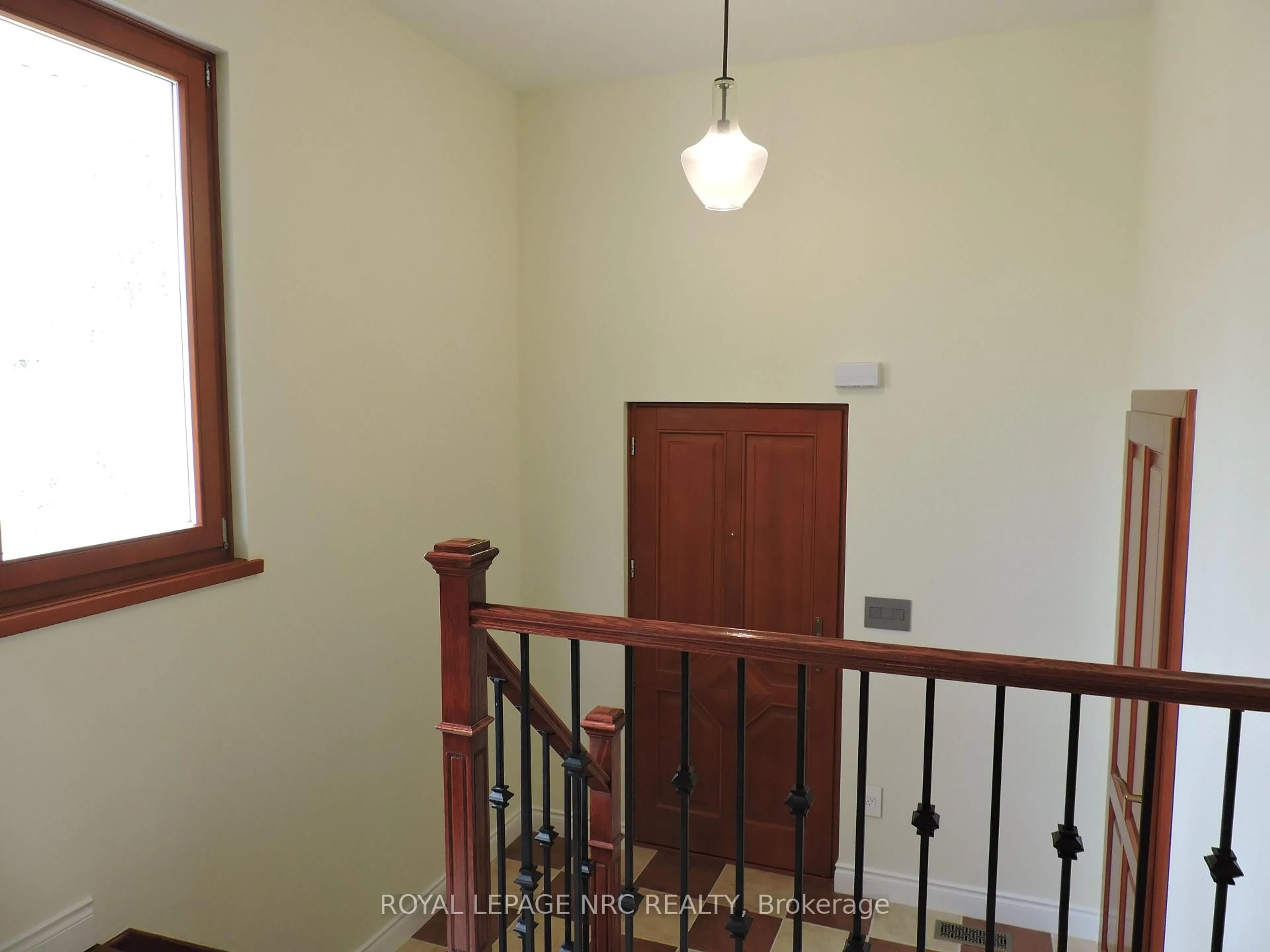 Stairs for 340 Oxford Ave, Fort Erie Ontario L0S 1B0