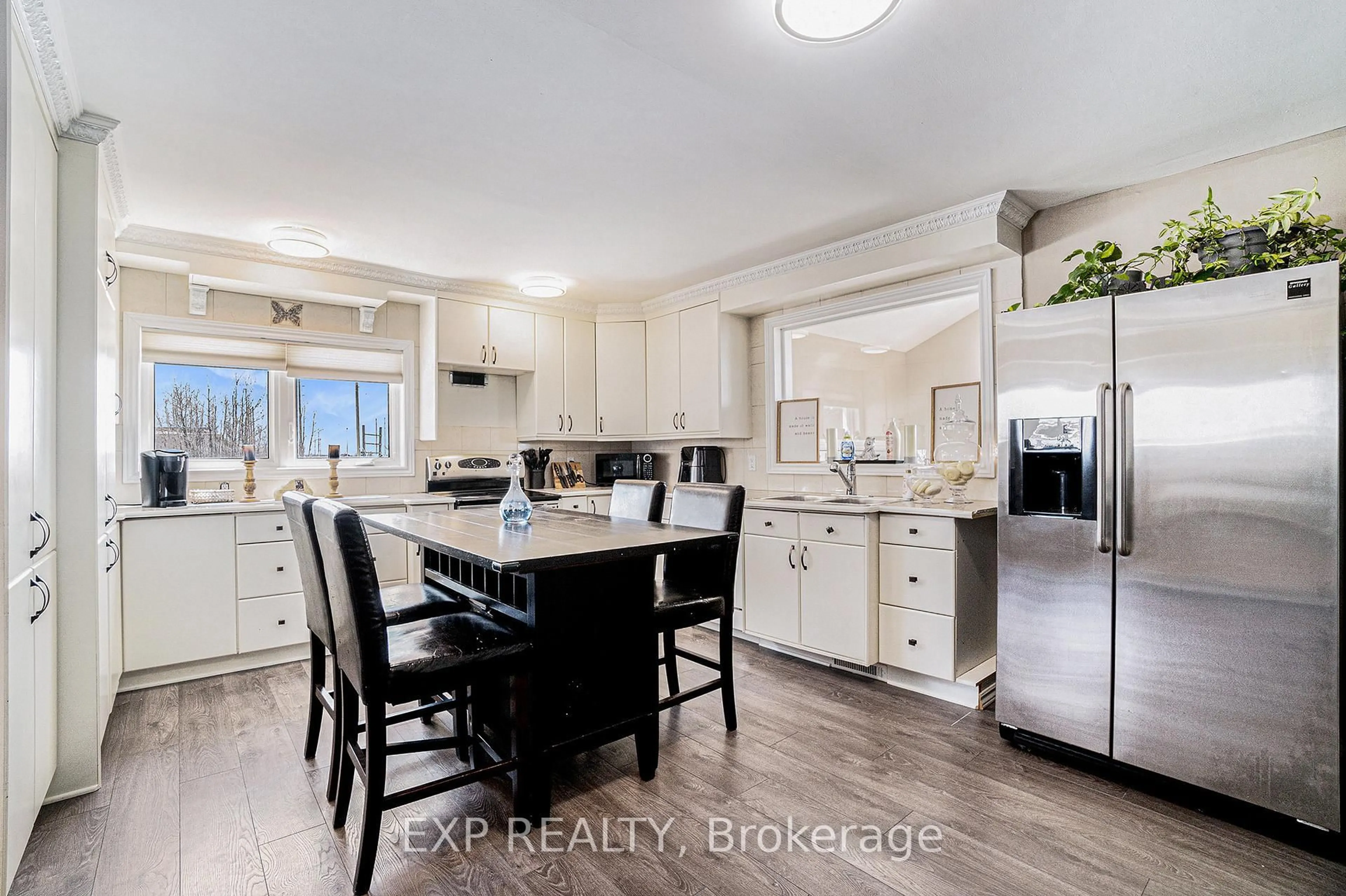 Open concept kitchen, ceramic/tile floor for 2147 Mer Bleue Rd, Ottawa Ontario K4A 3T9