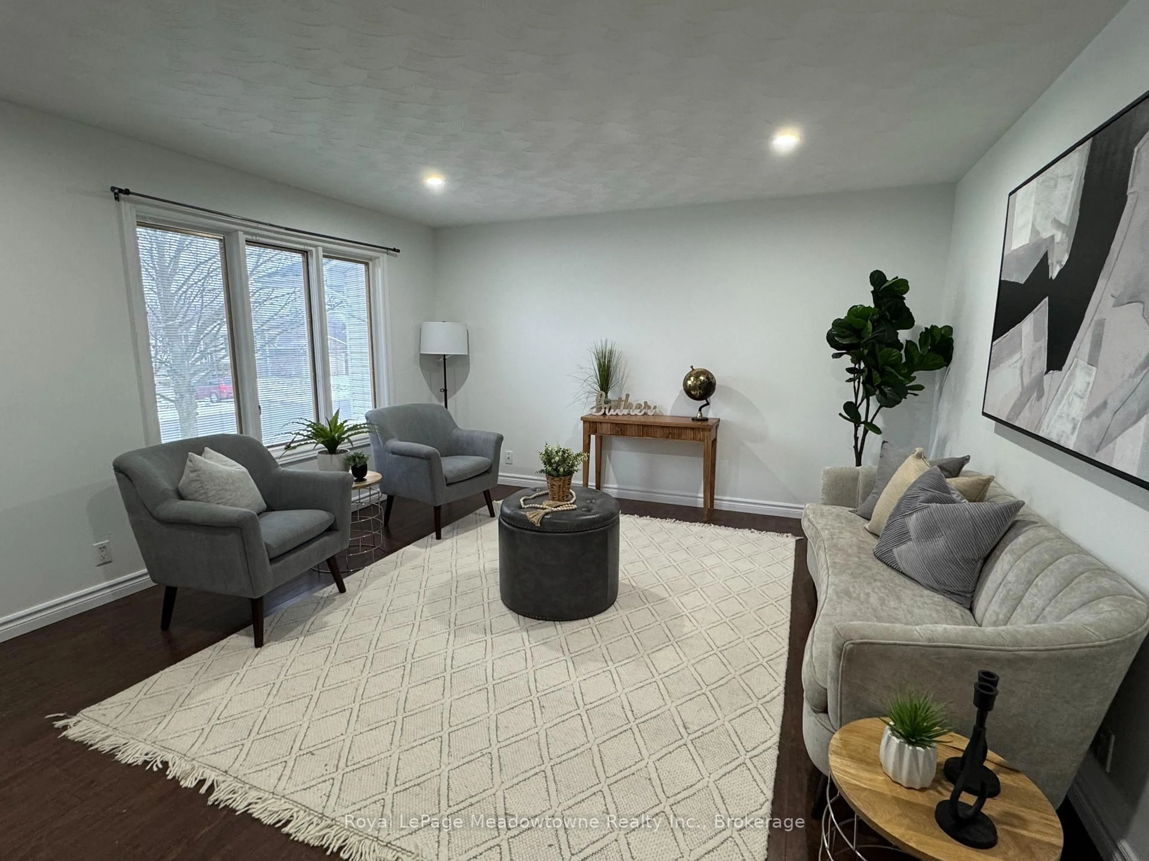 Living room with furniture, unknown for 13 THOMPSON Dr, Norfolk Ontario N0A 1N4