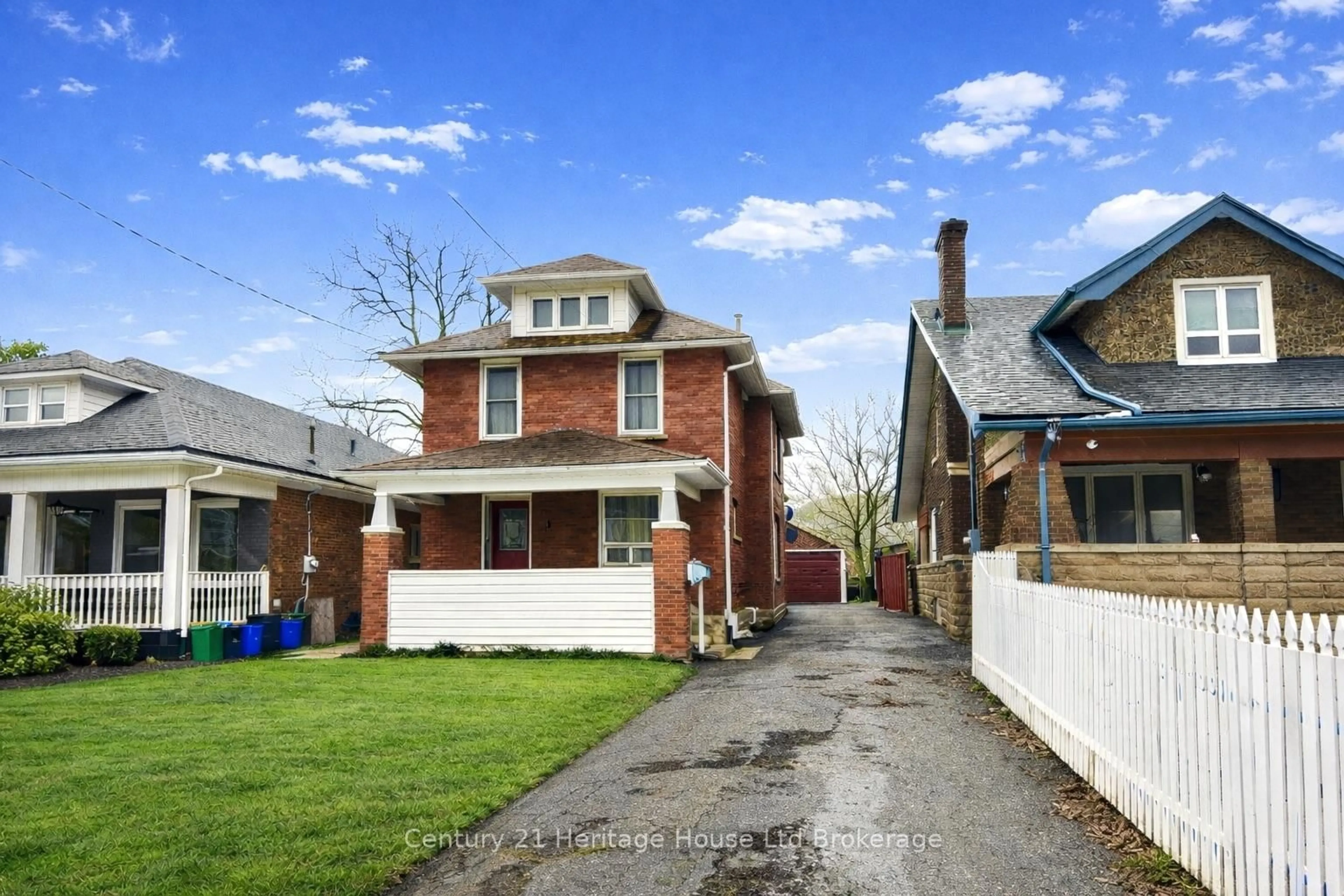 Home with brick exterior material, street for 5138 WILLMOTT St, Niagara Falls Ontario L2E 2A3