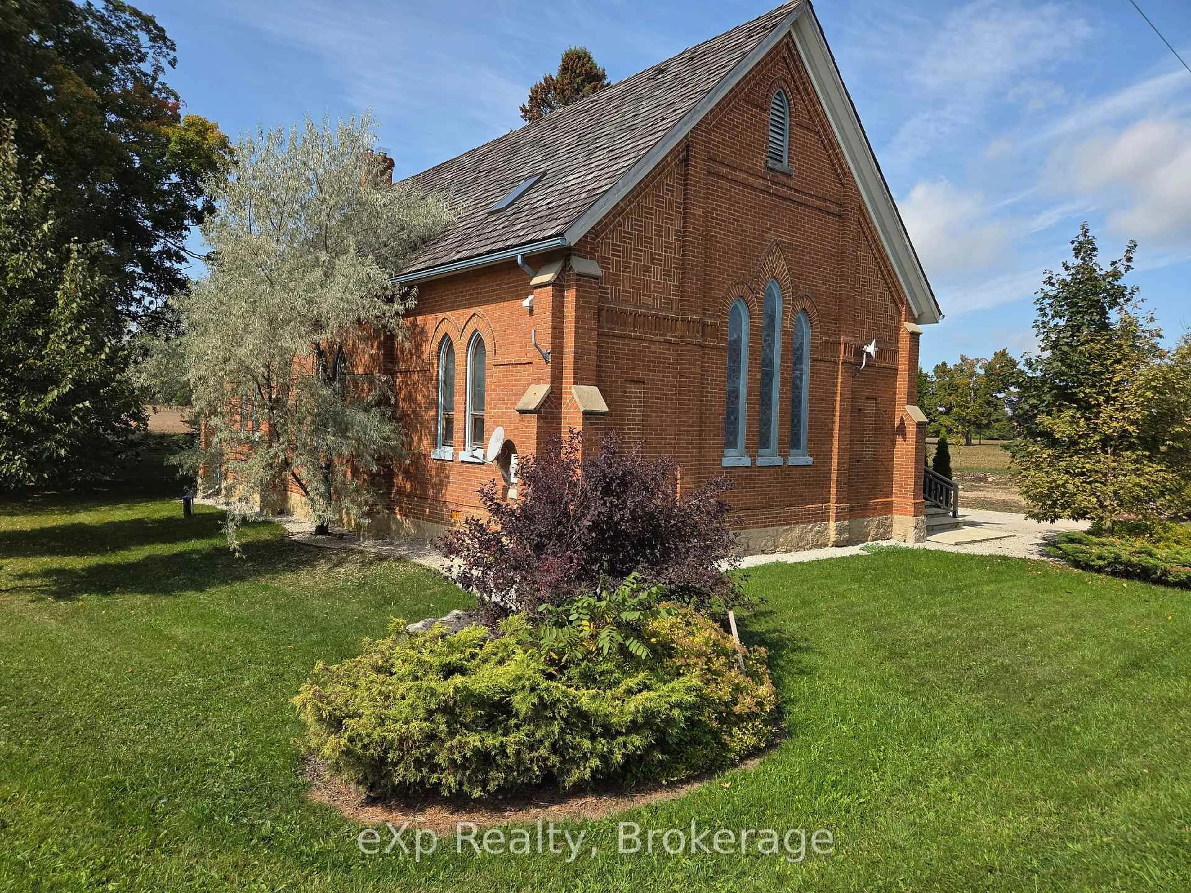 A pic from outside/outdoor area/front of a property/back of a property/a pic from drone, building for 137190 Grey Road 12, Meaford Ontario N4L 1W6