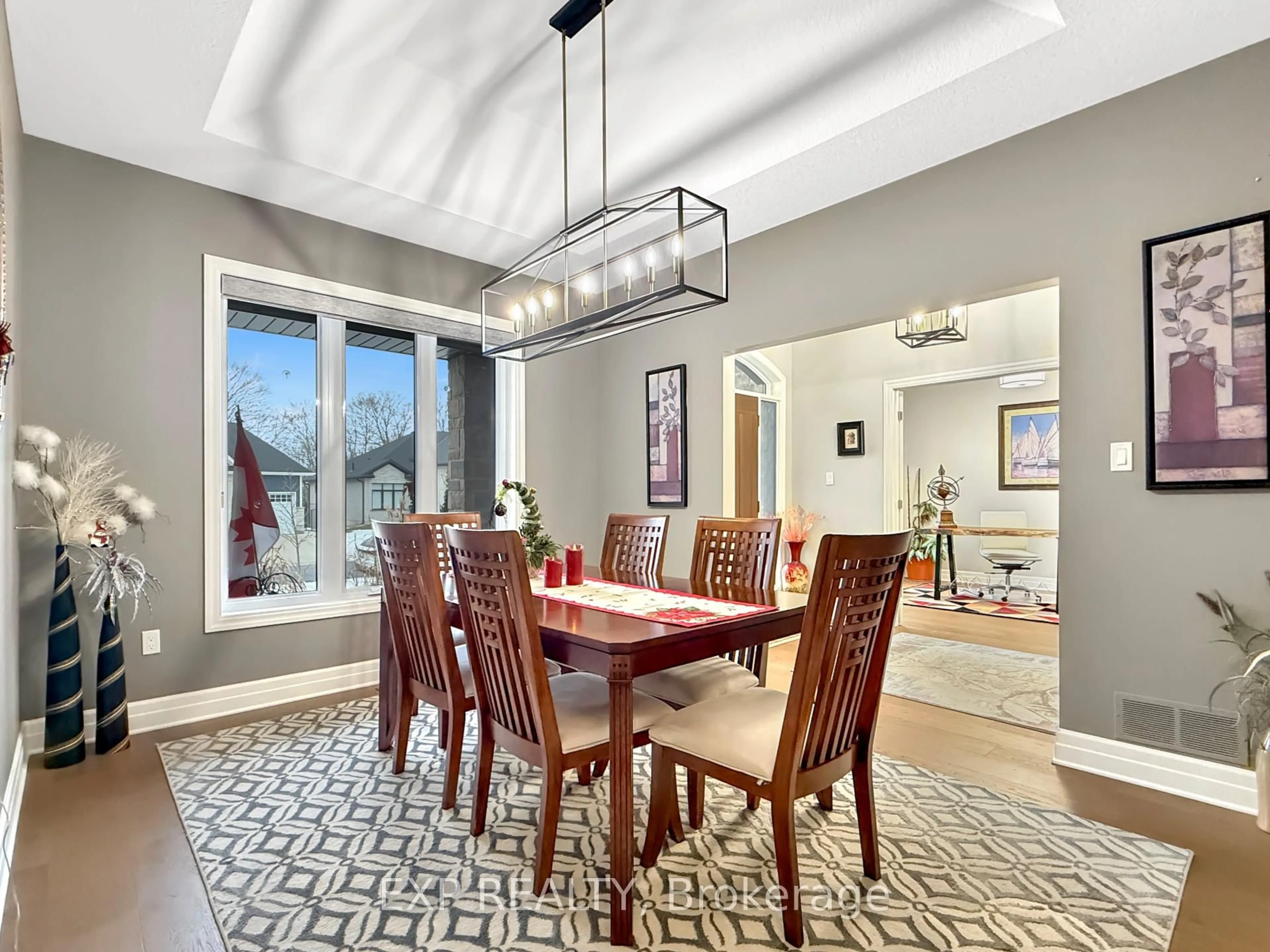 Dining room, ceramic/tile floor for 184 Kettle Creek Dr, Central Elgin Ontario N0L 1B0