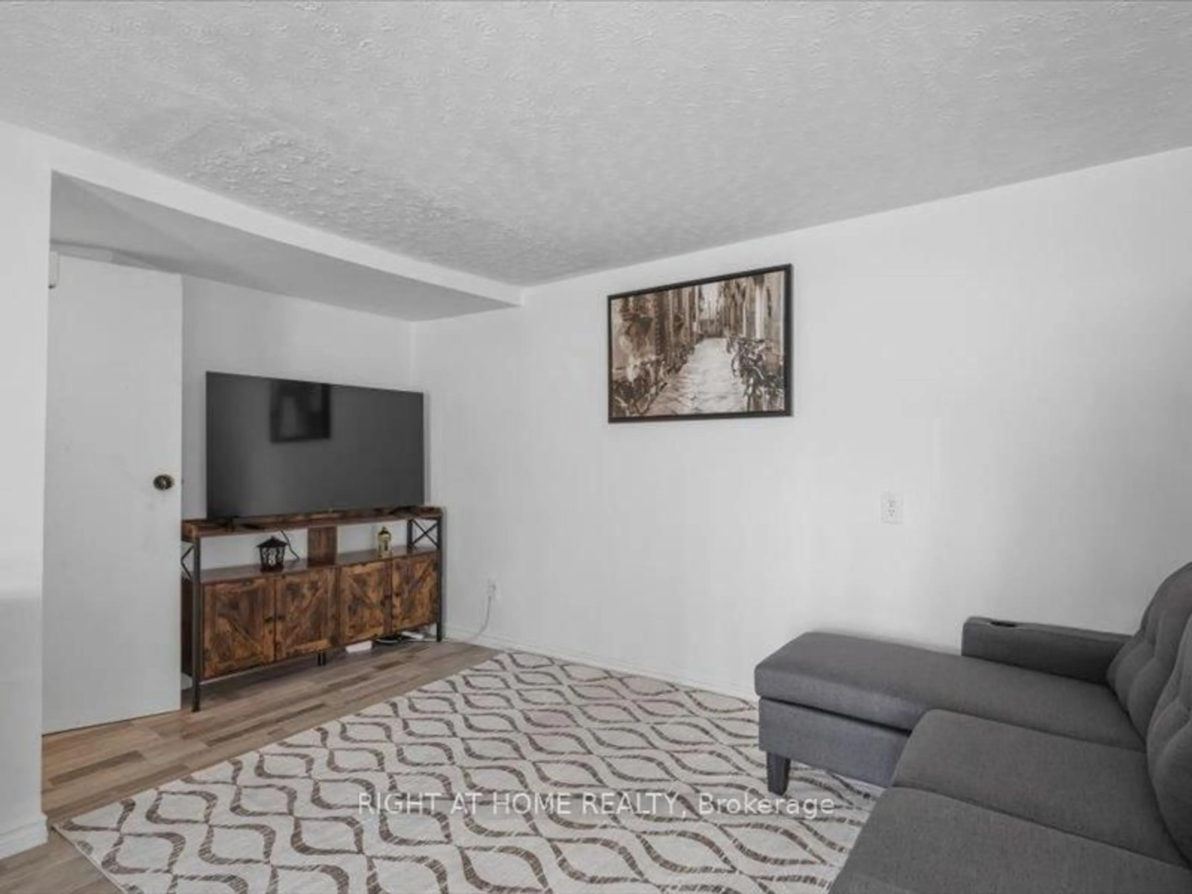 Living room with furniture, unknown for 77 Beverly St, Cambridge Ontario N1R 3Z6
