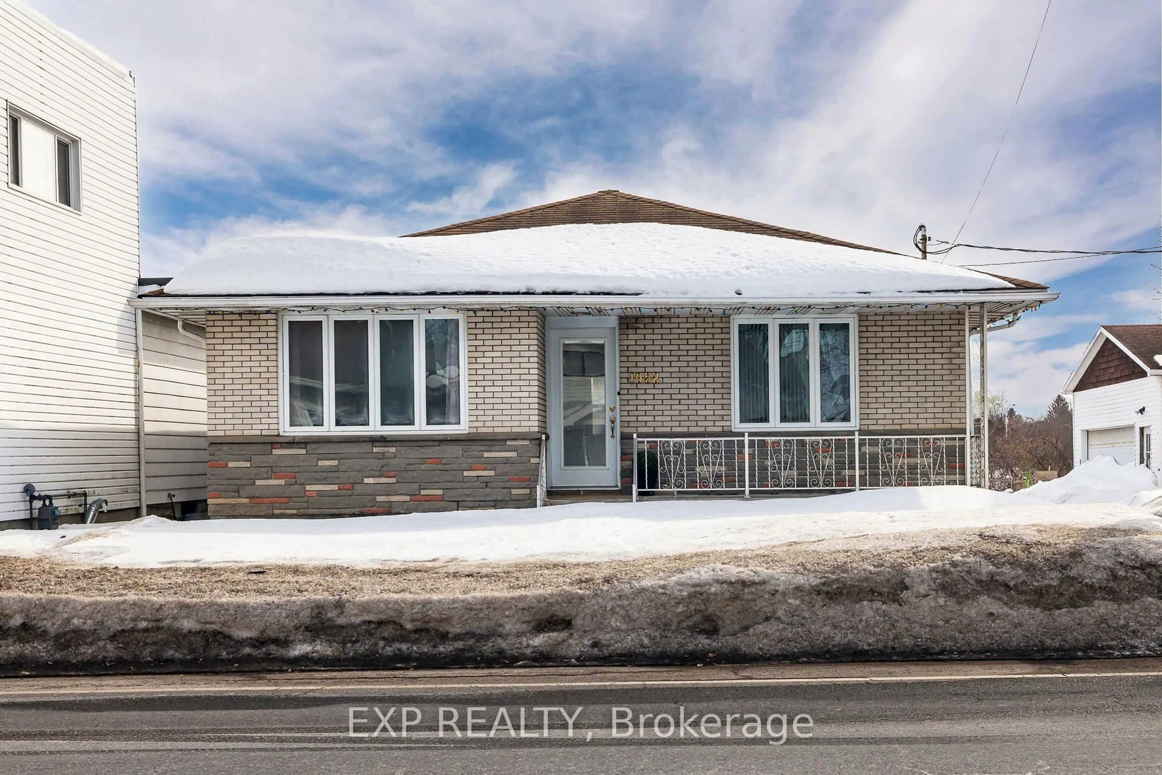 A pic from outside/outdoor area/front of a property/back of a property/a pic from drone, building for 1052 Notre Dame St, Russell Ontario K0A 1W1