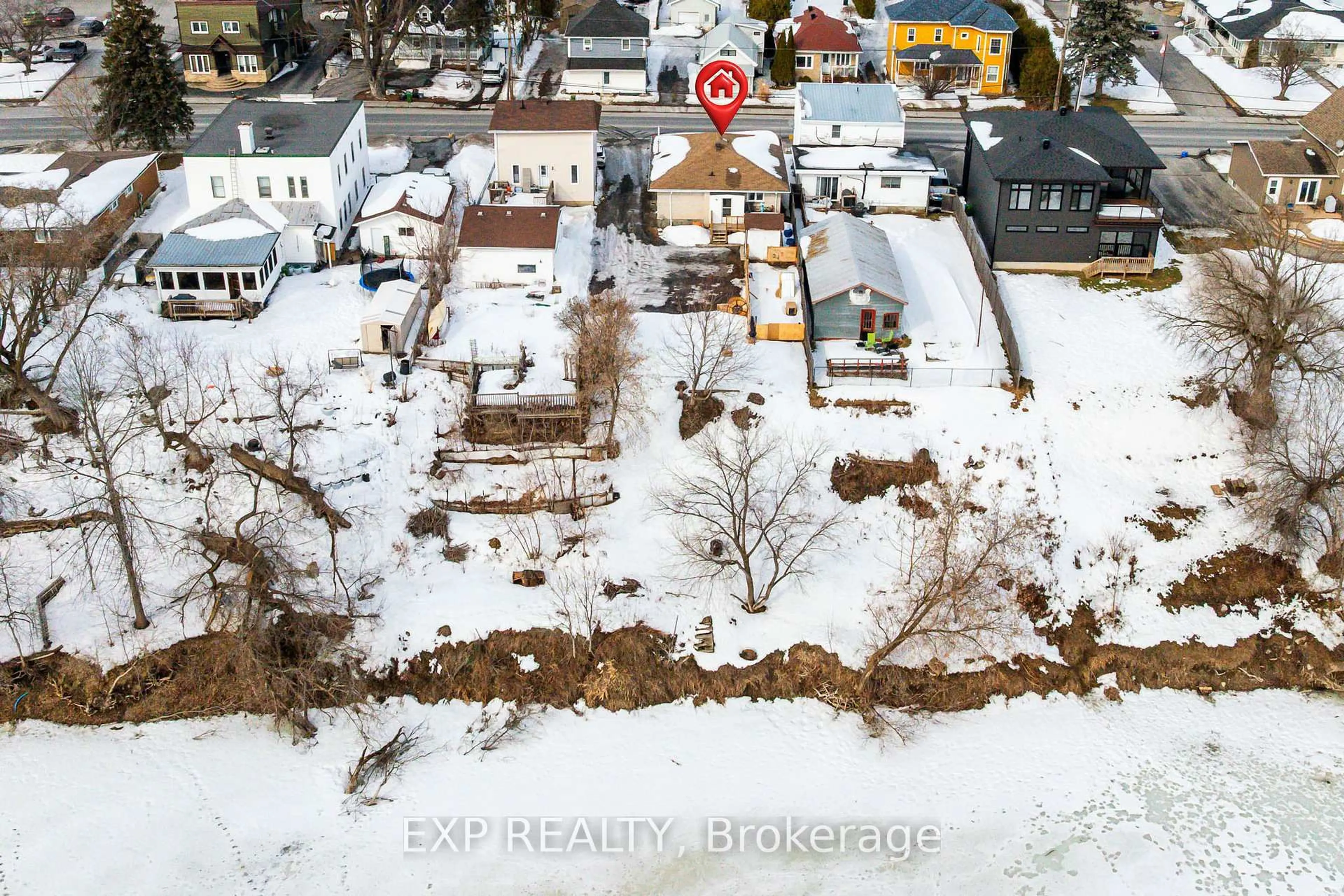 A pic from outside/outdoor area/front of a property/back of a property/a pic from drone, street for 1052 Notre Dame St, Russell Ontario K0A 1W1