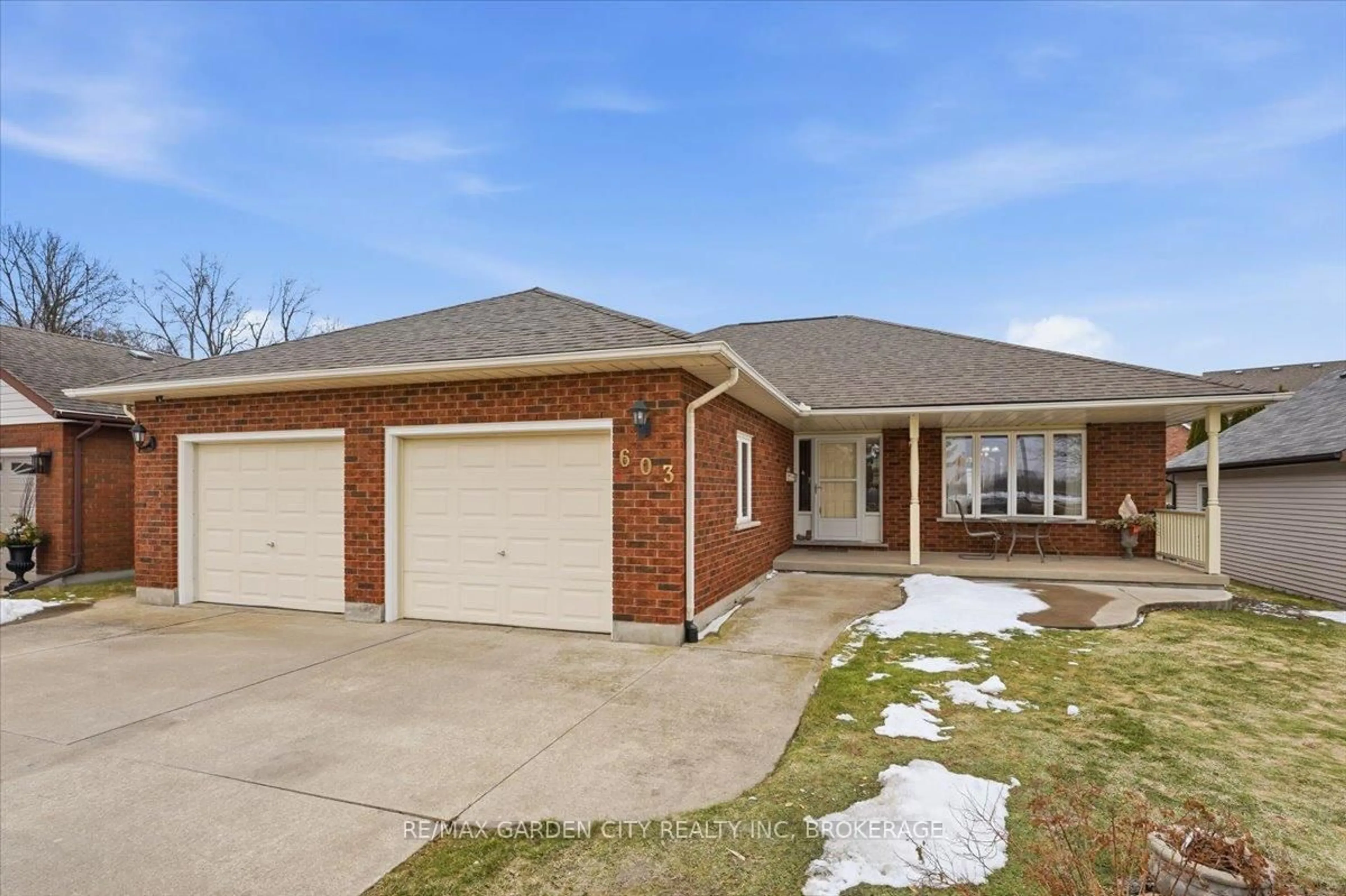 Home with brick exterior material, street for 603 BUNTING Rd, St. Catharines Ontario L2M 2Z9