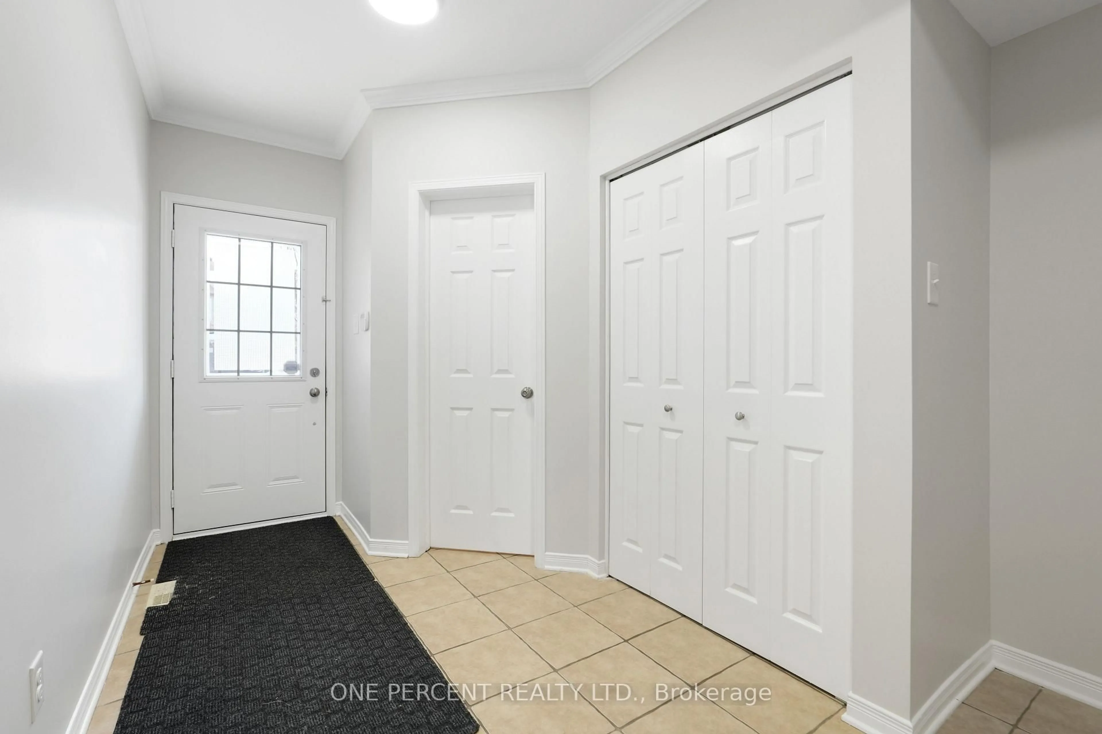 Indoor entryway for 209 Rolling Meadow Cres, Orleans Ontario K1W 0B1