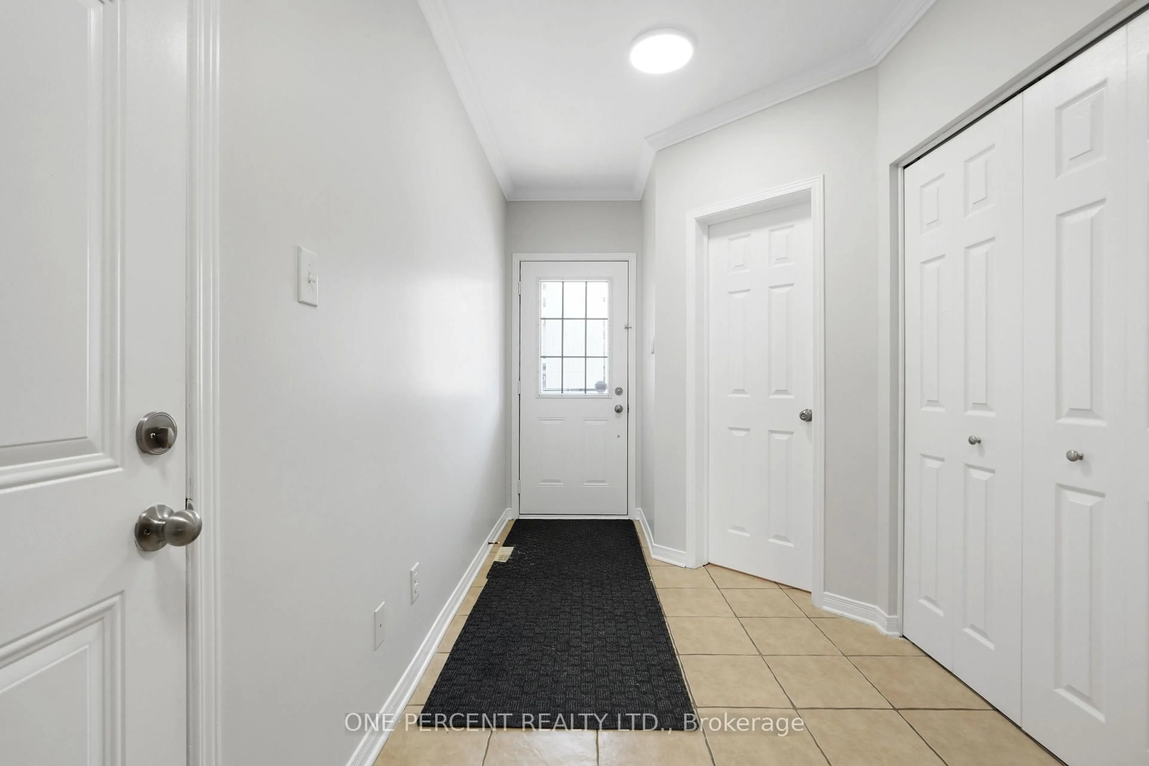 Indoor entryway for 209 Rolling Meadow Cres, Orleans Ontario K1W 0B1