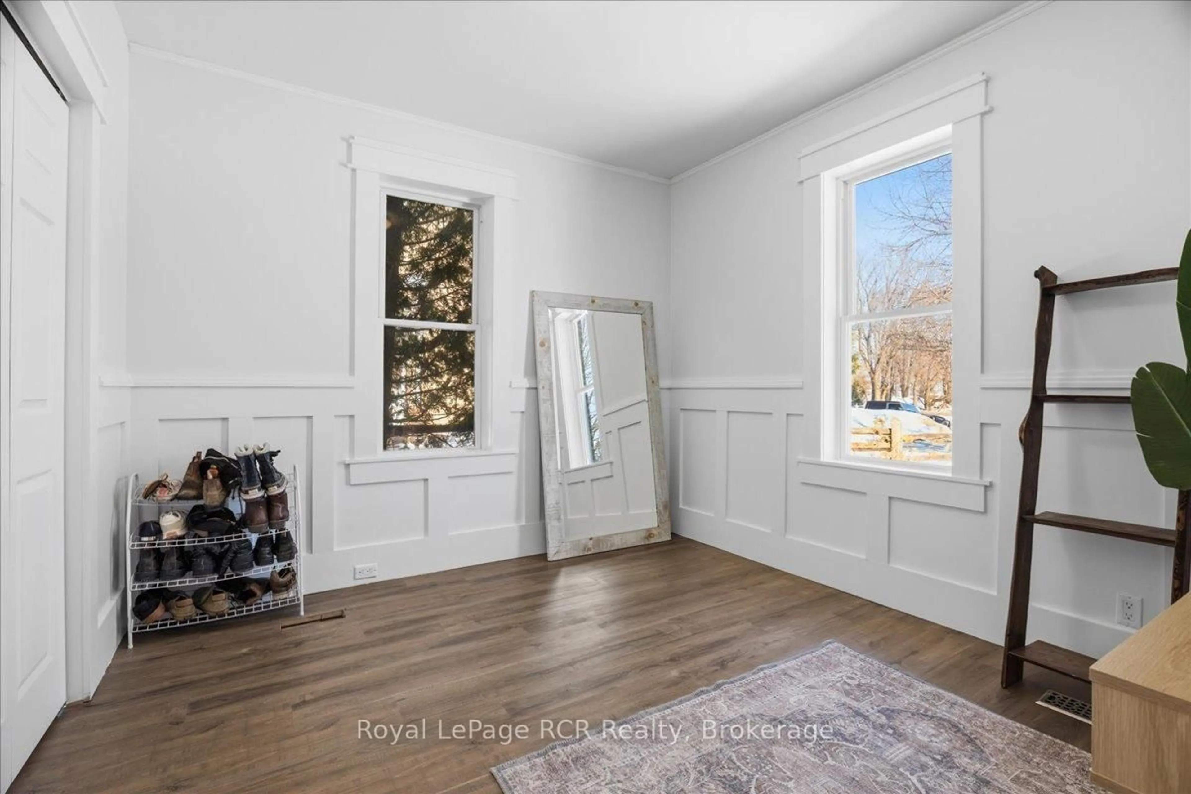 Indoor entryway for 392010 Grey Road 109, Southgate Ontario N0G 2A0