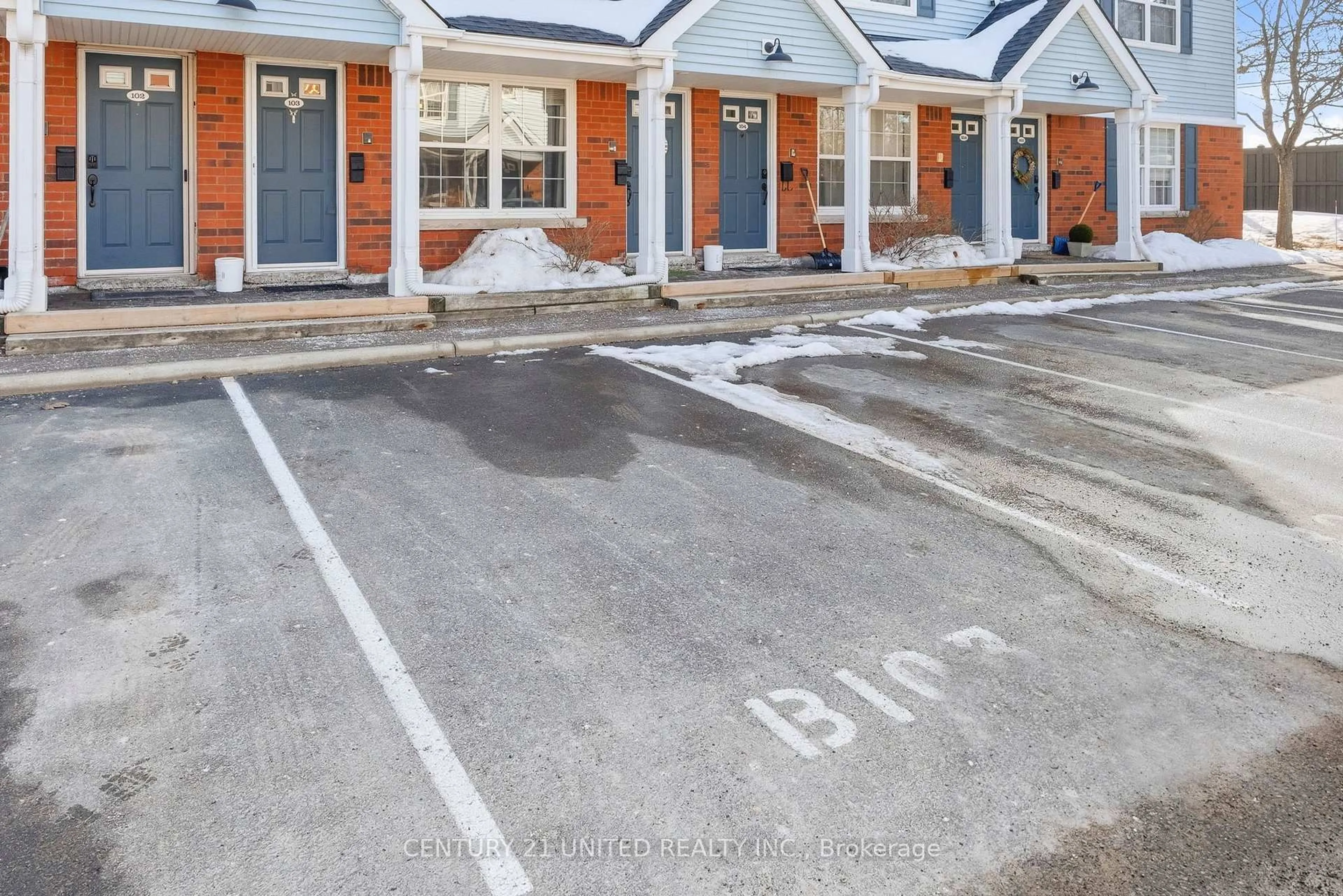 A pic from outside/outdoor area/front of a property/back of a property/a pic from drone, street for 182 D'Arcy St #B103, Cobourg Ontario K9A 5H9