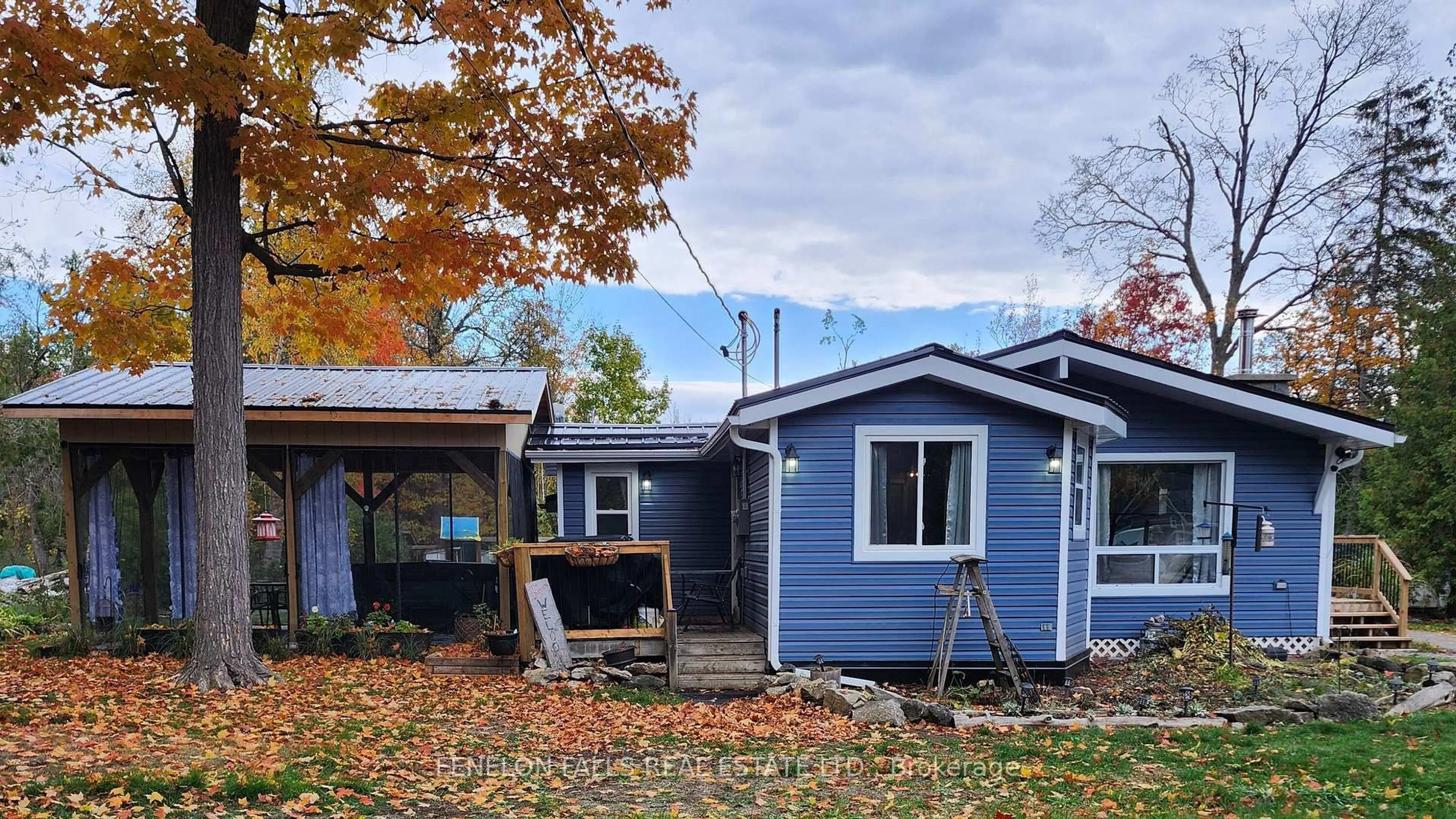 Home with vinyl exterior material, street for 117 Echo Bay Rd, Kawartha Lakes Ontario K0M 1A0