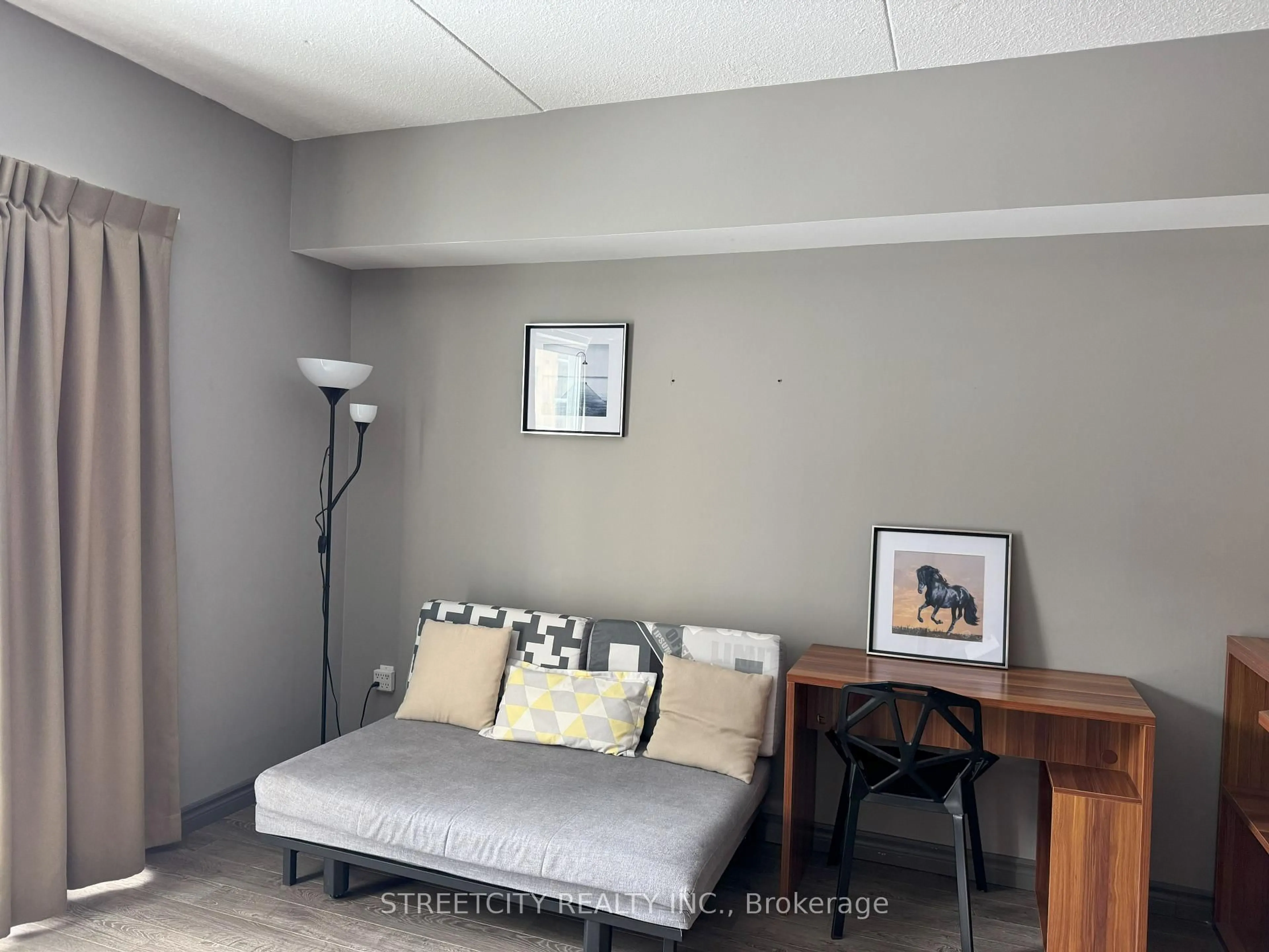 A pic of a room for 321 Spruce St #315, Waterloo Ontario N2L 0G4