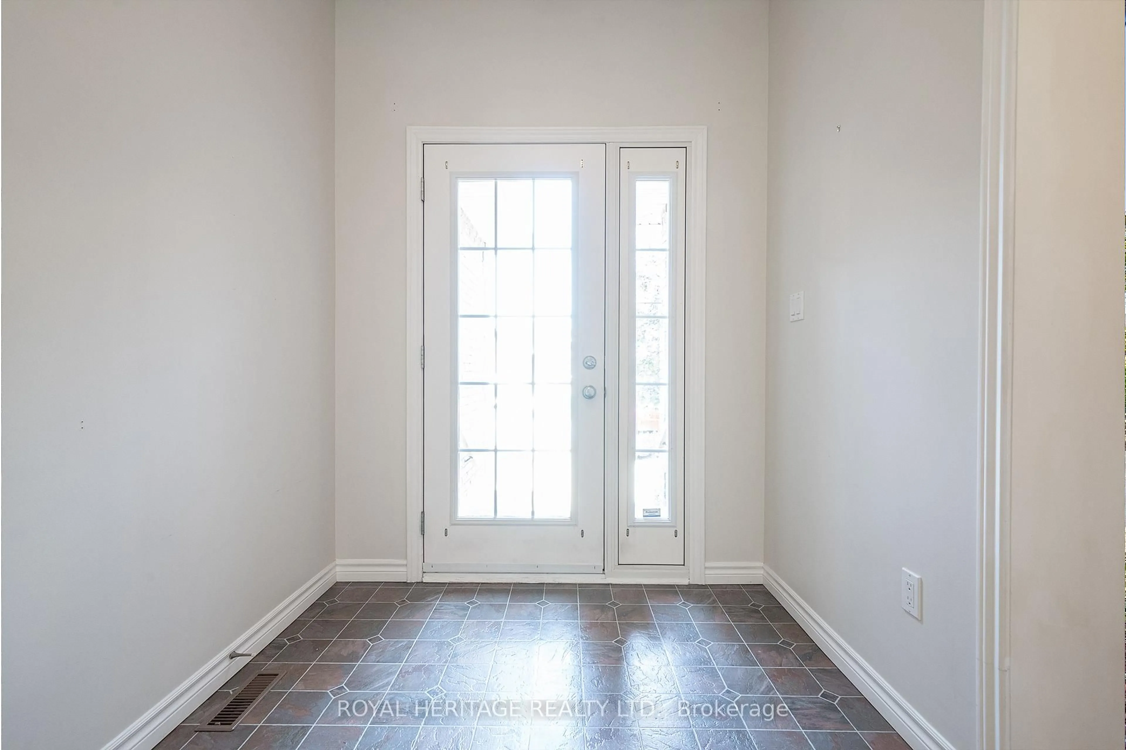 Indoor entryway for 58 Elmdale Dr, Prince Edward County Ontario K0K 3L0
