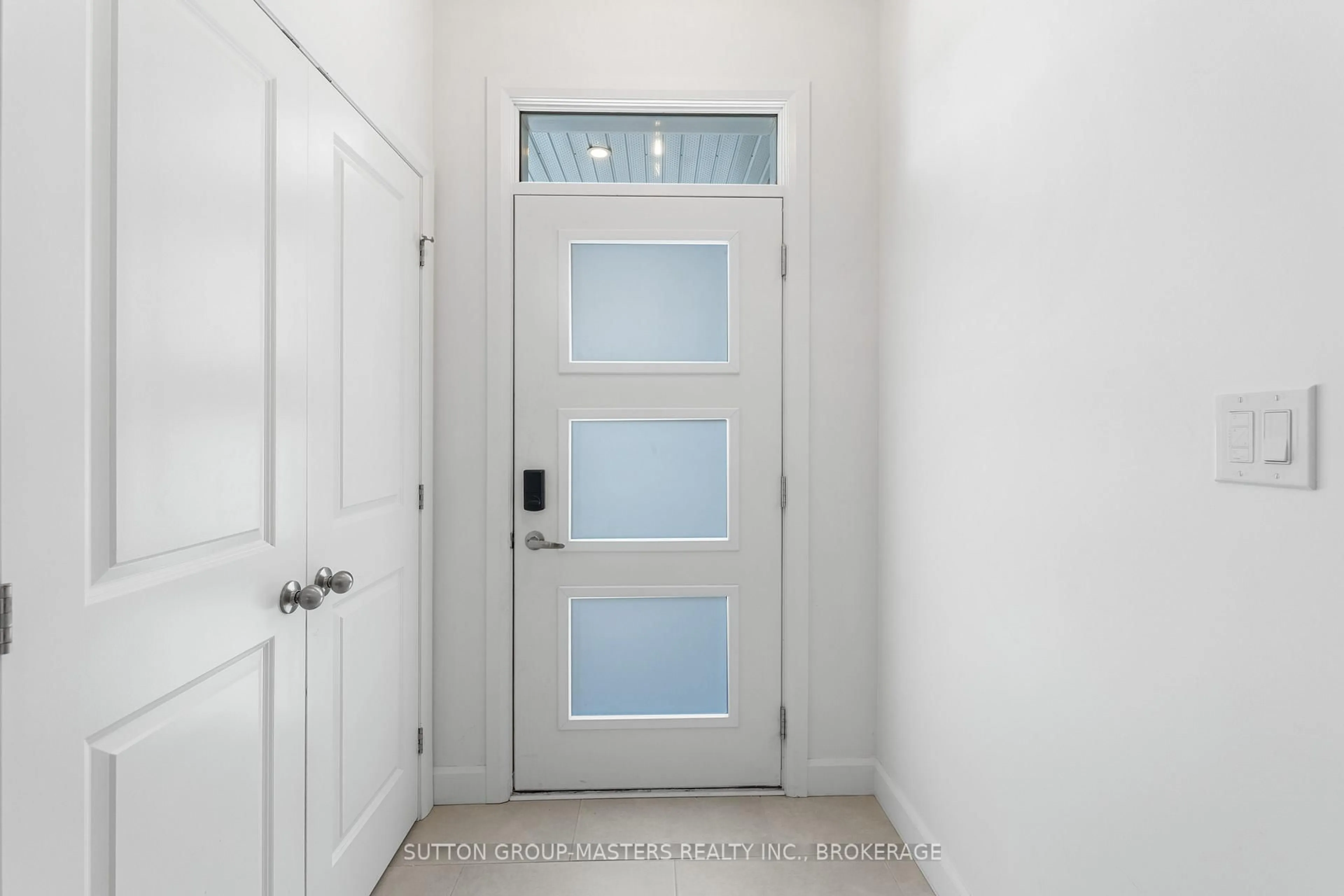 Indoor entryway for 210 Superior Dr, Loyalist Ontario K7N 0G1