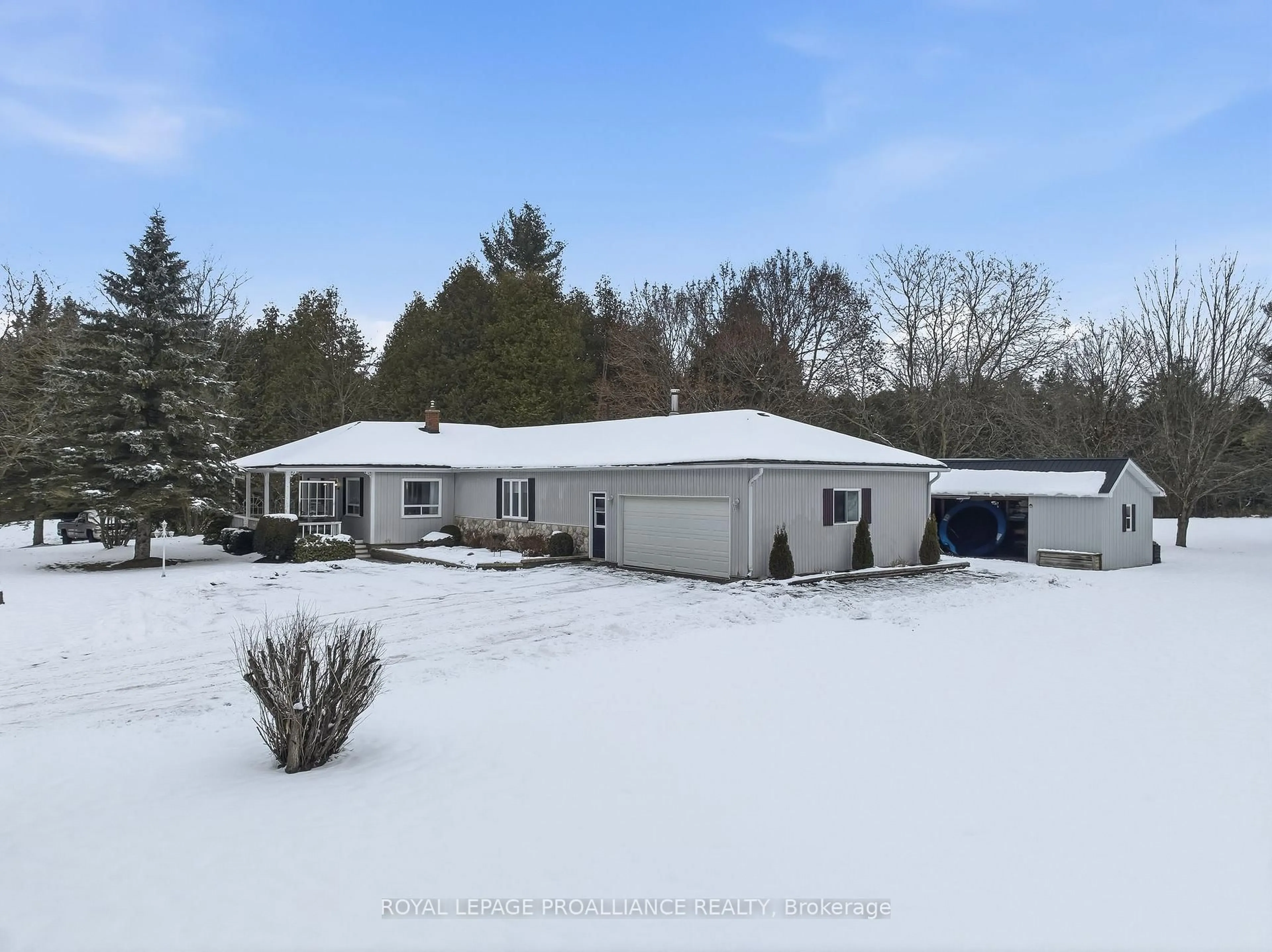 A pic from outside/outdoor area/front of a property/back of a property/a pic from drone, building for 7839 Mill St, Port Hope Ontario L0A 1B0