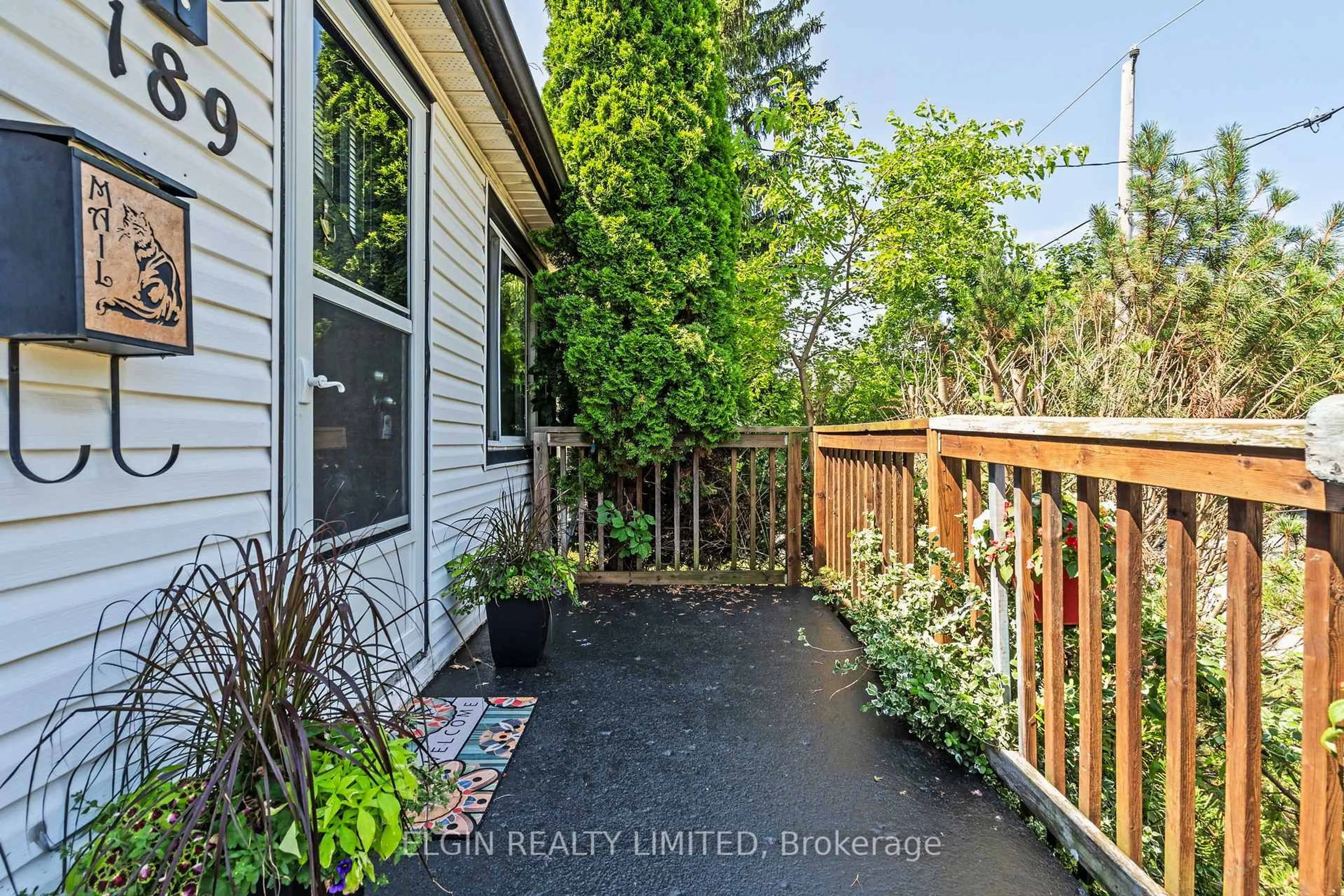 Patio, street for 189 Emerson Ave, London South Ontario N5Z 3L5