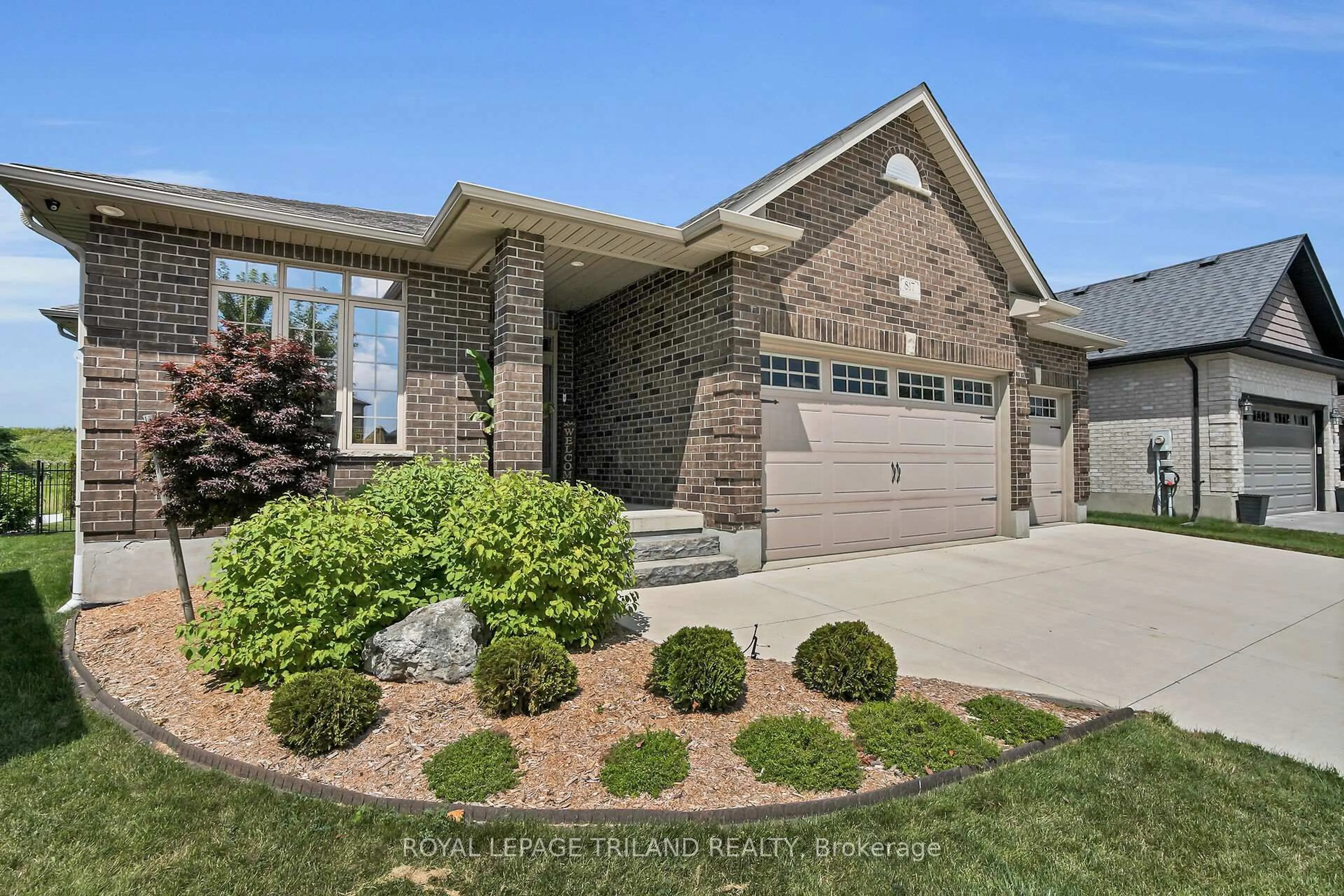 Home with brick exterior material, street for 817 THISTLERIDGE Cres, London South Ontario N6K 0B5