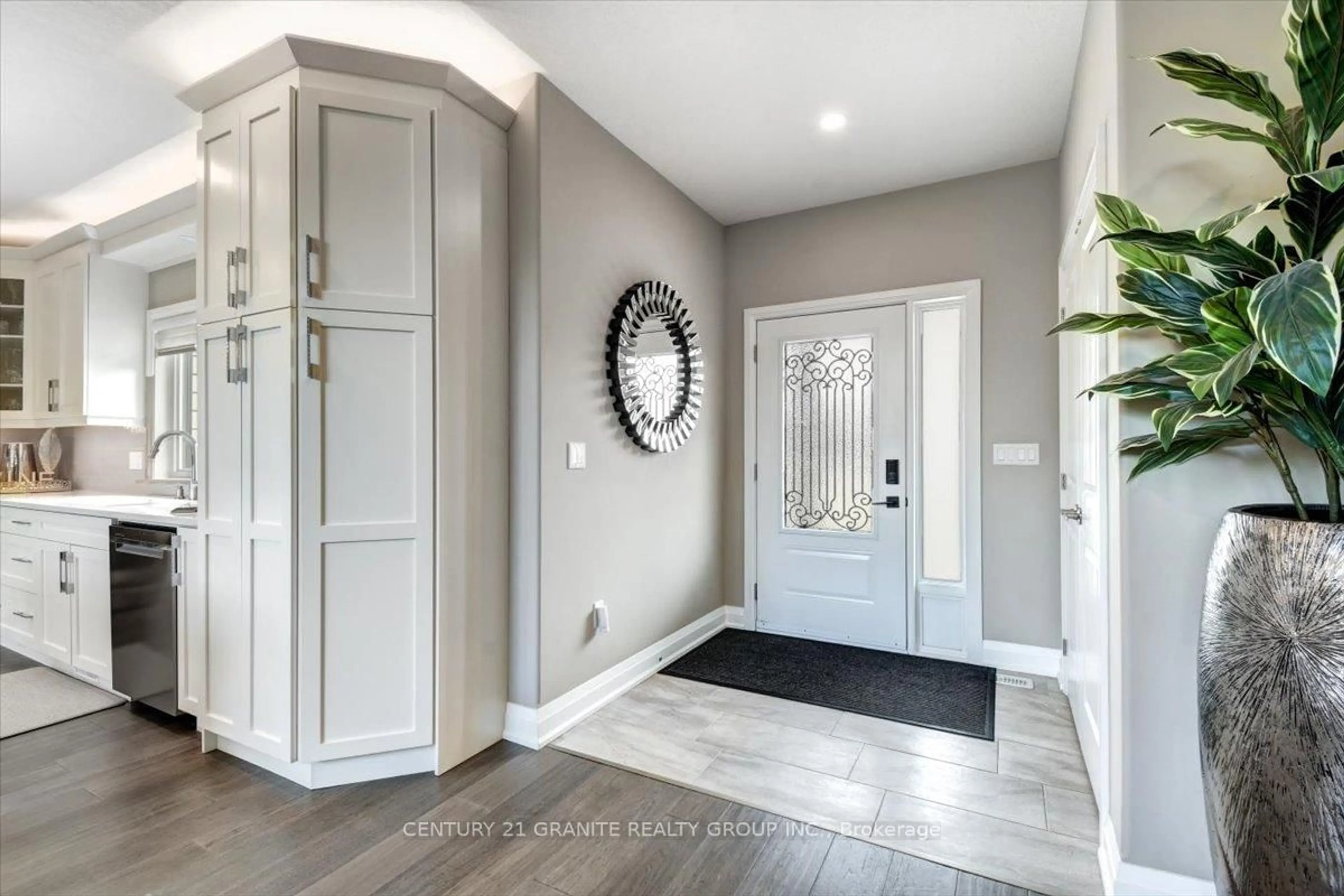 Indoor entryway for 9 Bancroft Ridge Dr, Bancroft Ontario K0L 1C0