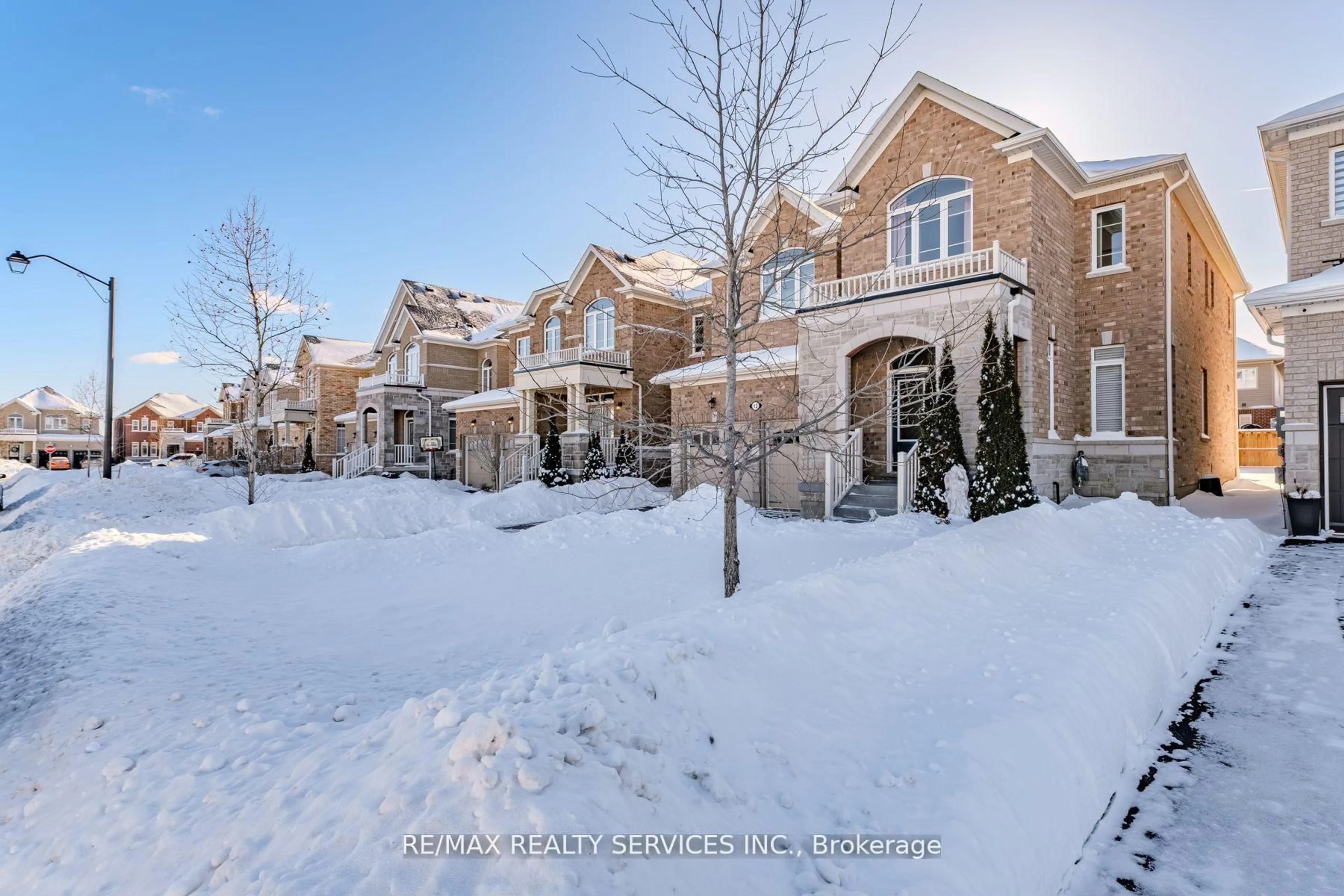 A pic from outside/outdoor area/front of a property/back of a property/a pic from drone, street for 12 Oldham Ave, Brant Ontario N3L 0G7