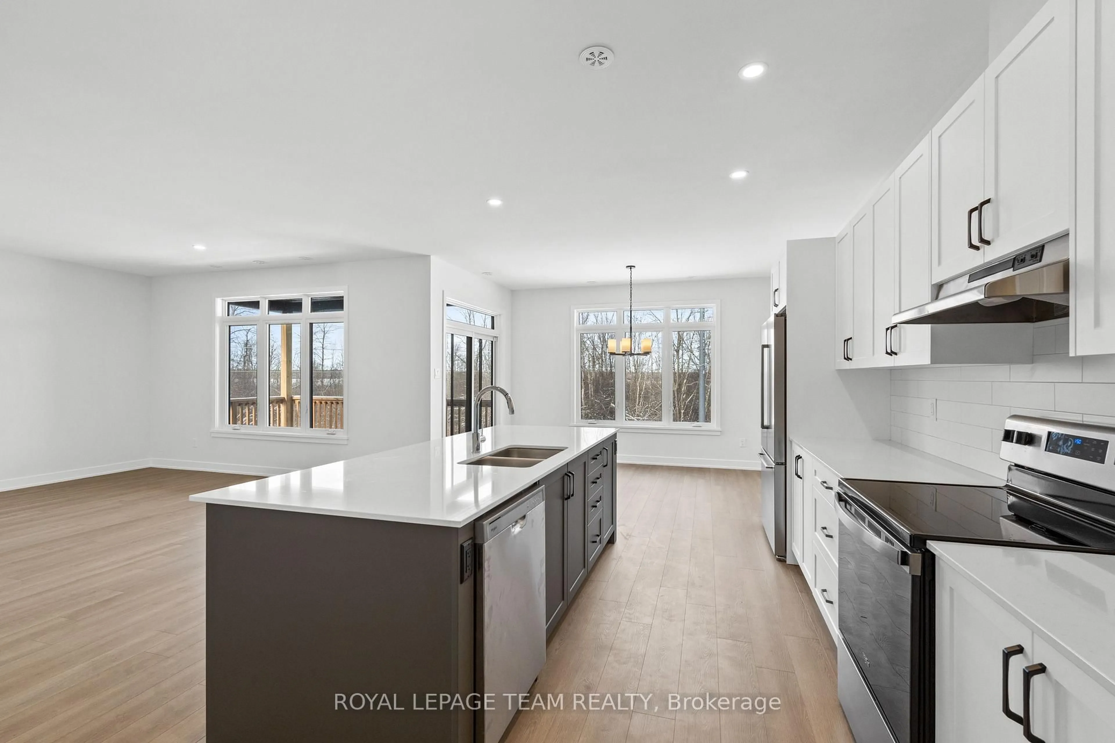 Open concept kitchen, ceramic/tile floor for 1098-1108 Moore St, Brockville Ontario K6V 7N1