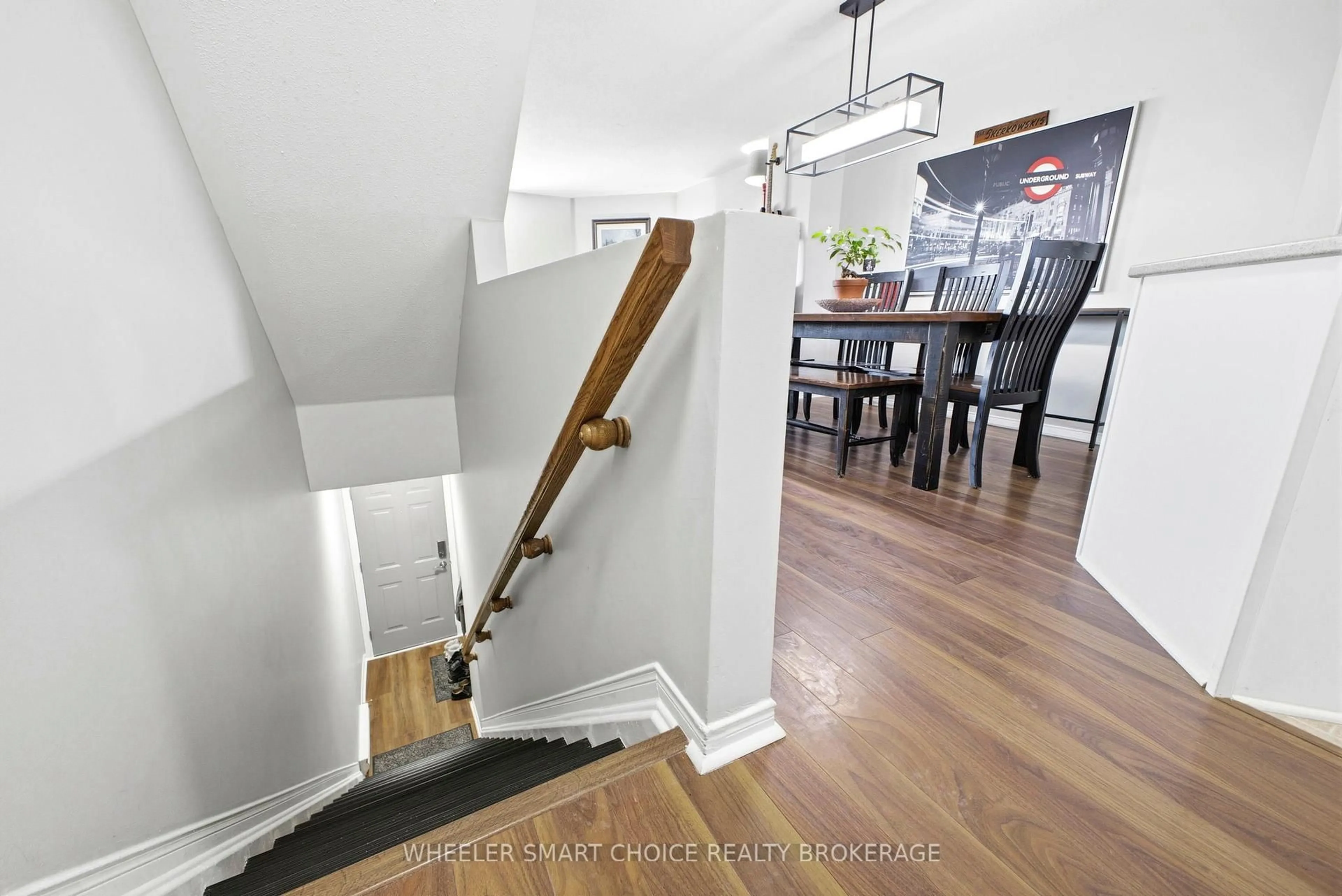 Stairs for 432 Hillsboro Private #11, Ottawa Ontario K2M 3A8