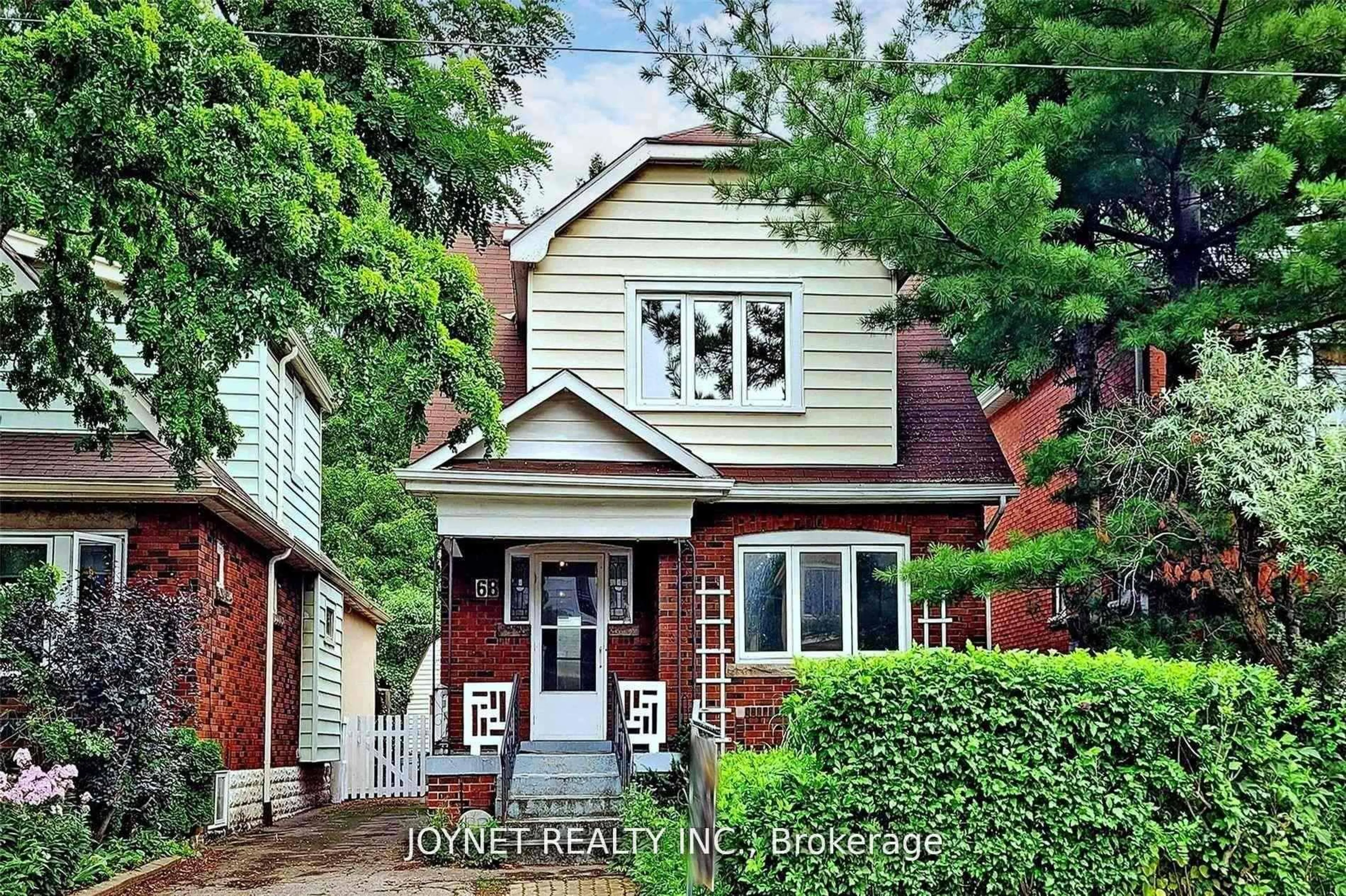 Home with brick exterior material, street for 68 Barclay St, Hamilton Ontario L8S 1P4