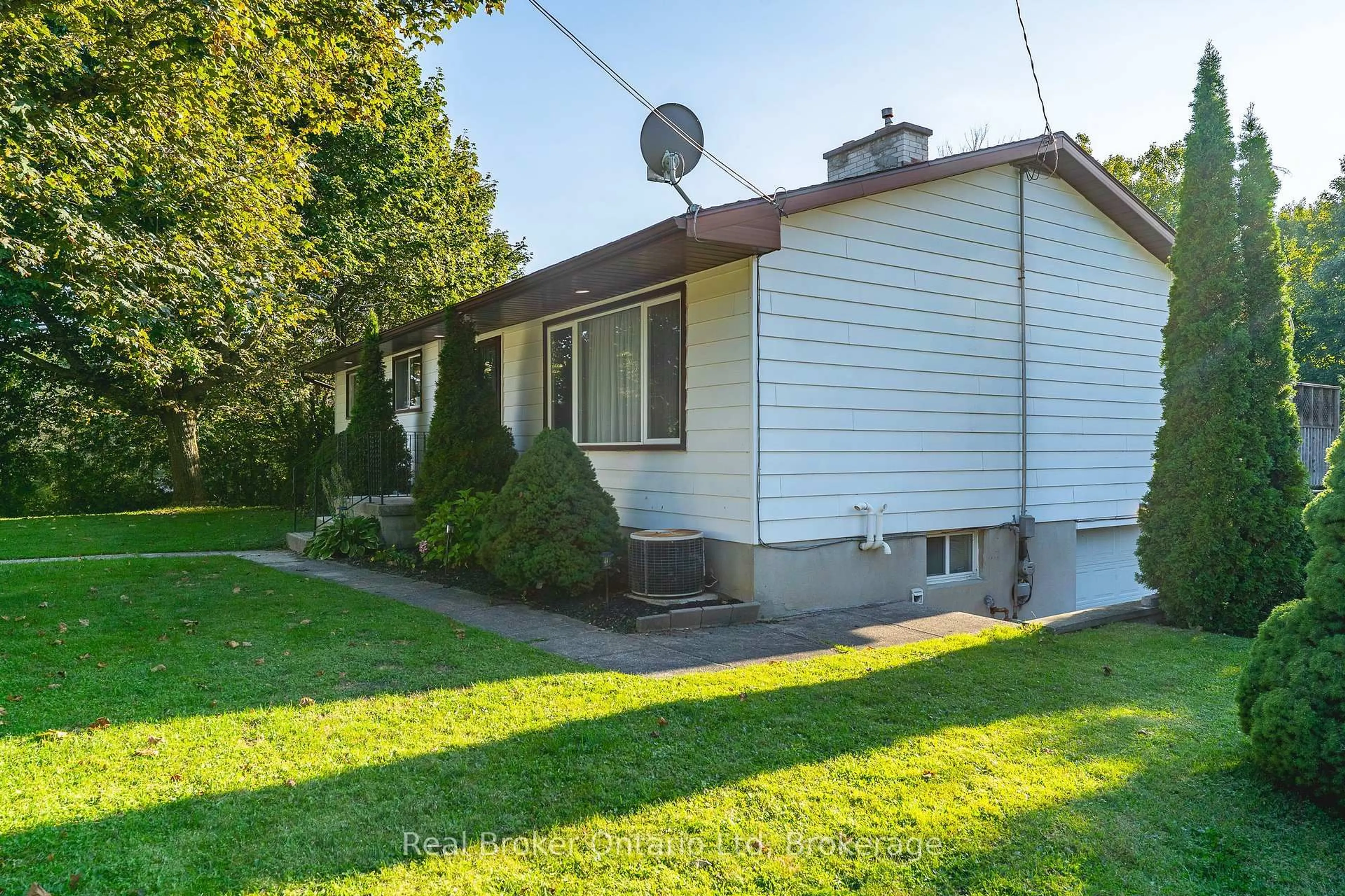 Home with vinyl exterior material, street for 394 Queen St, West Grey Ontario N0G 1R0