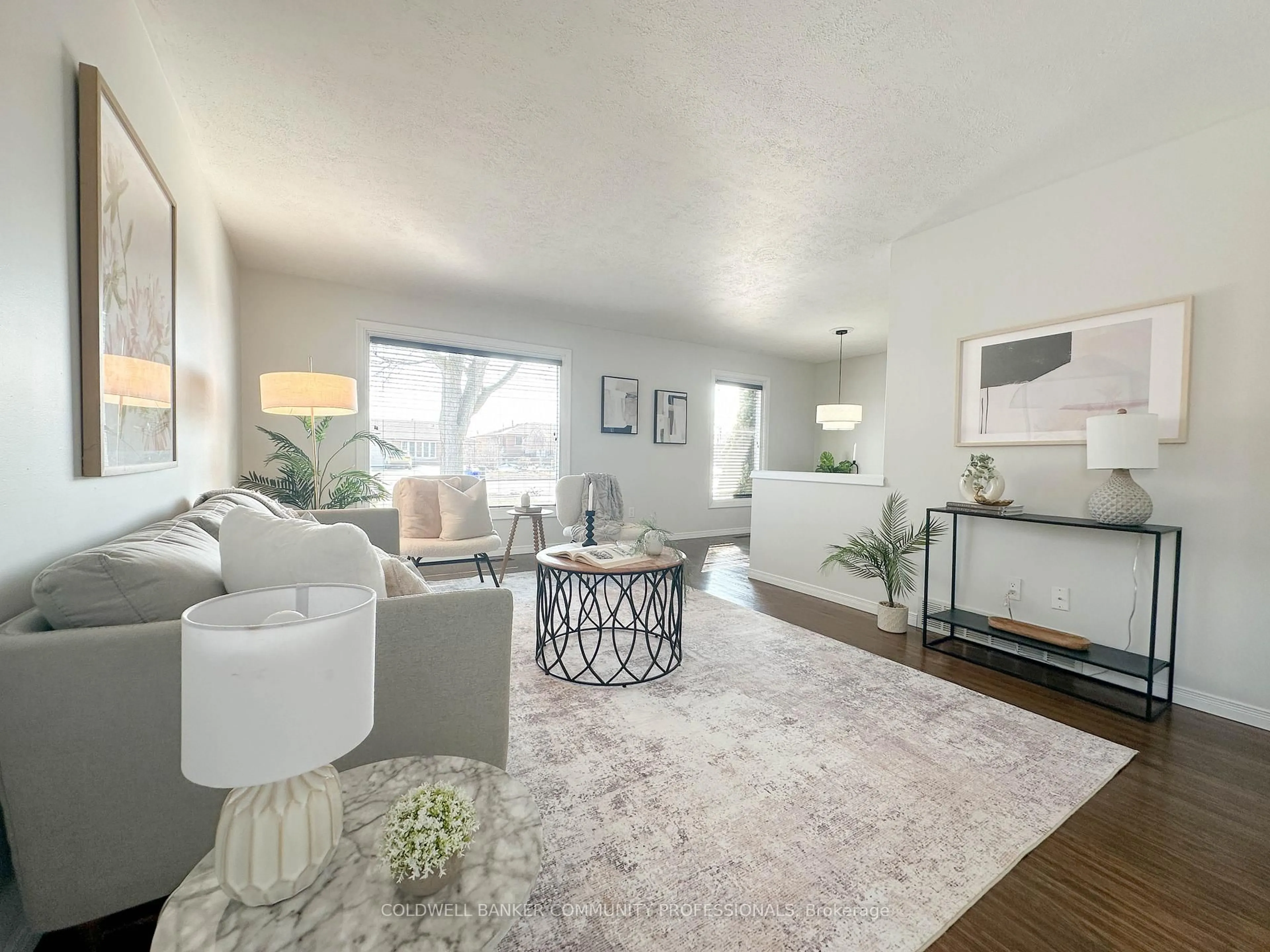 Living room with furniture, unknown for 918 Upper Ottawa St, Hamilton Ontario L8T 3V7