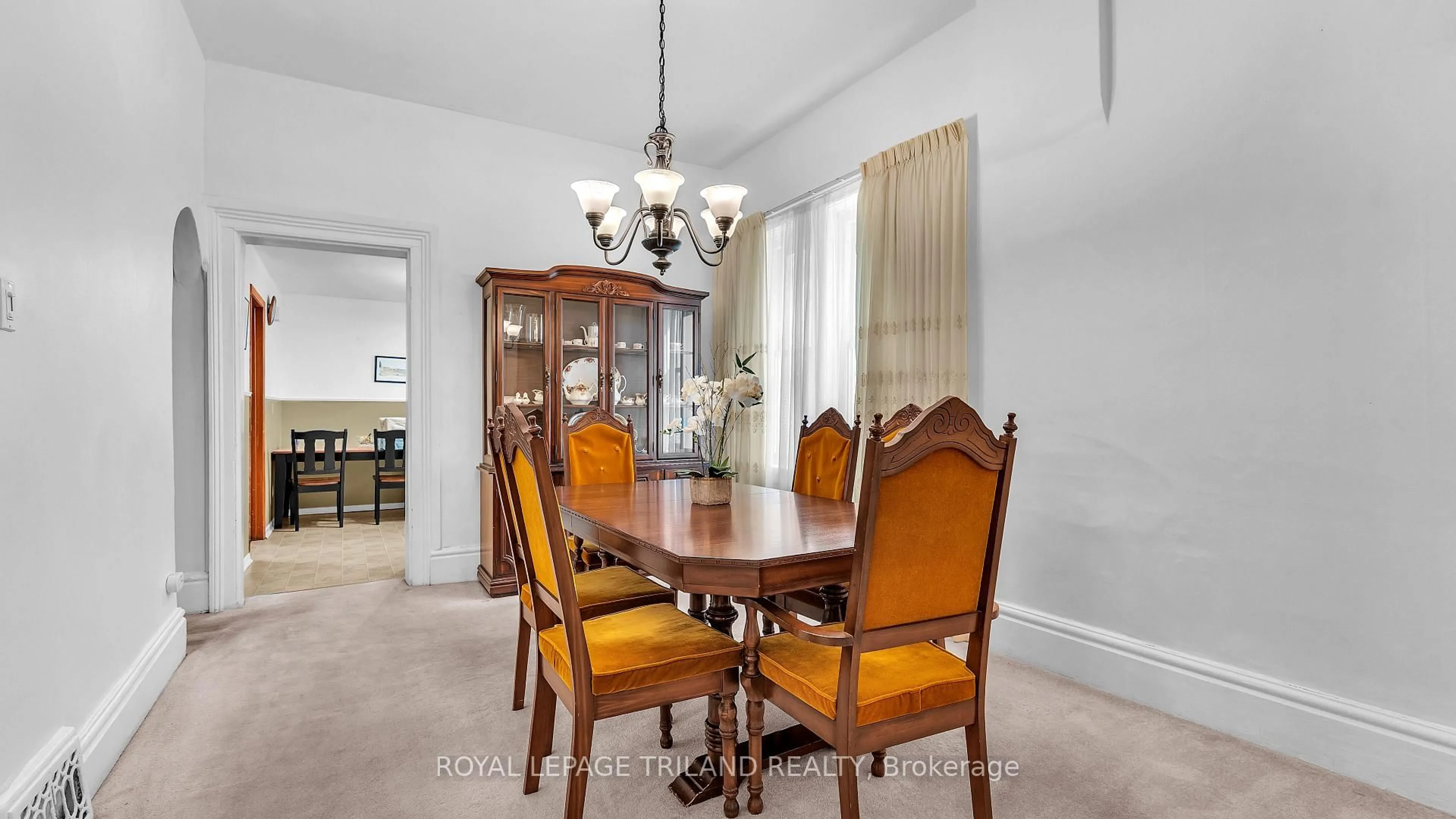 Dining room, unknown for 569 Piccadilly St, London East Ontario N5Y 3G9