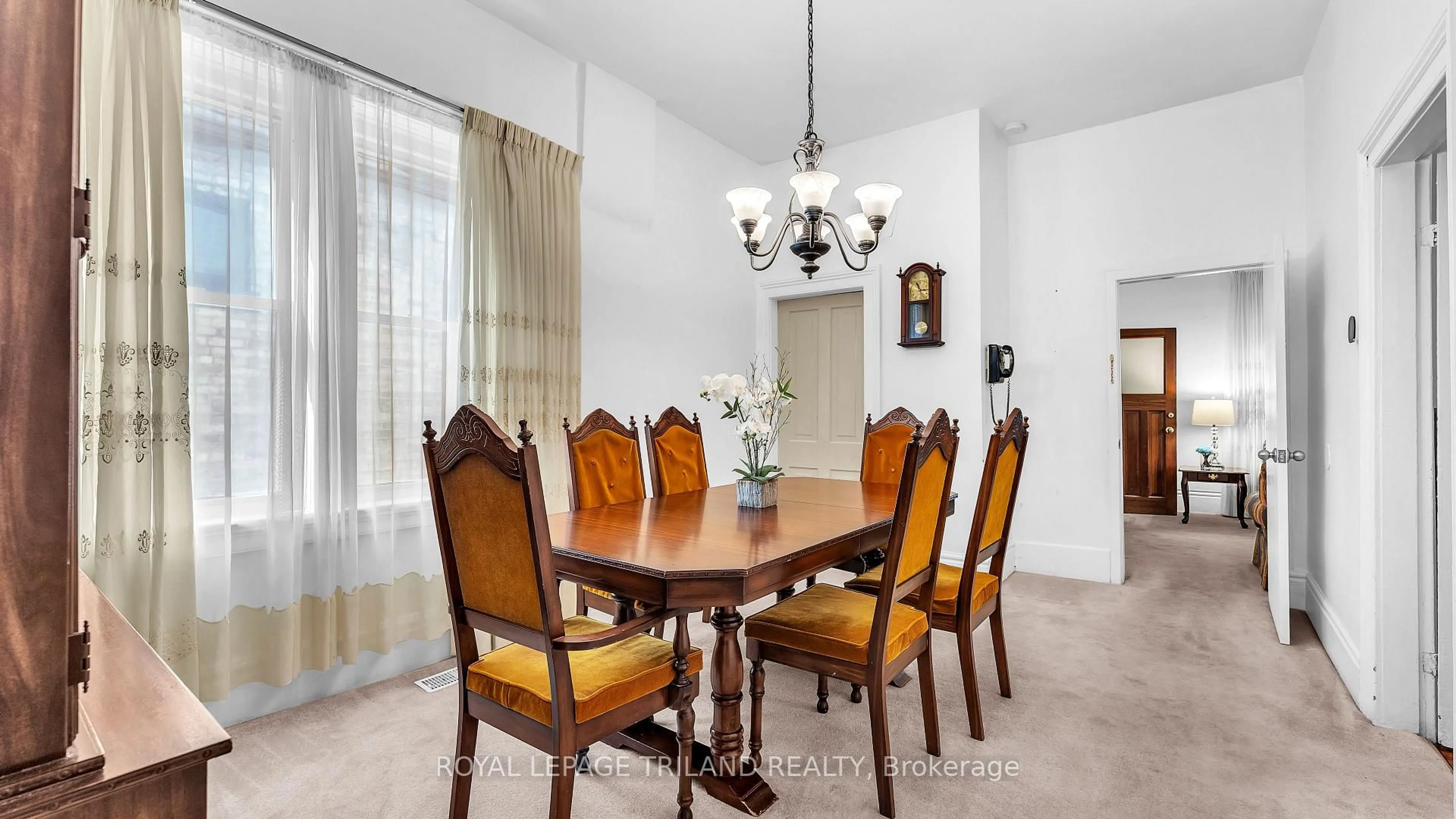 Dining room, unknown for 569 Piccadilly St, London East Ontario N5Y 3G9