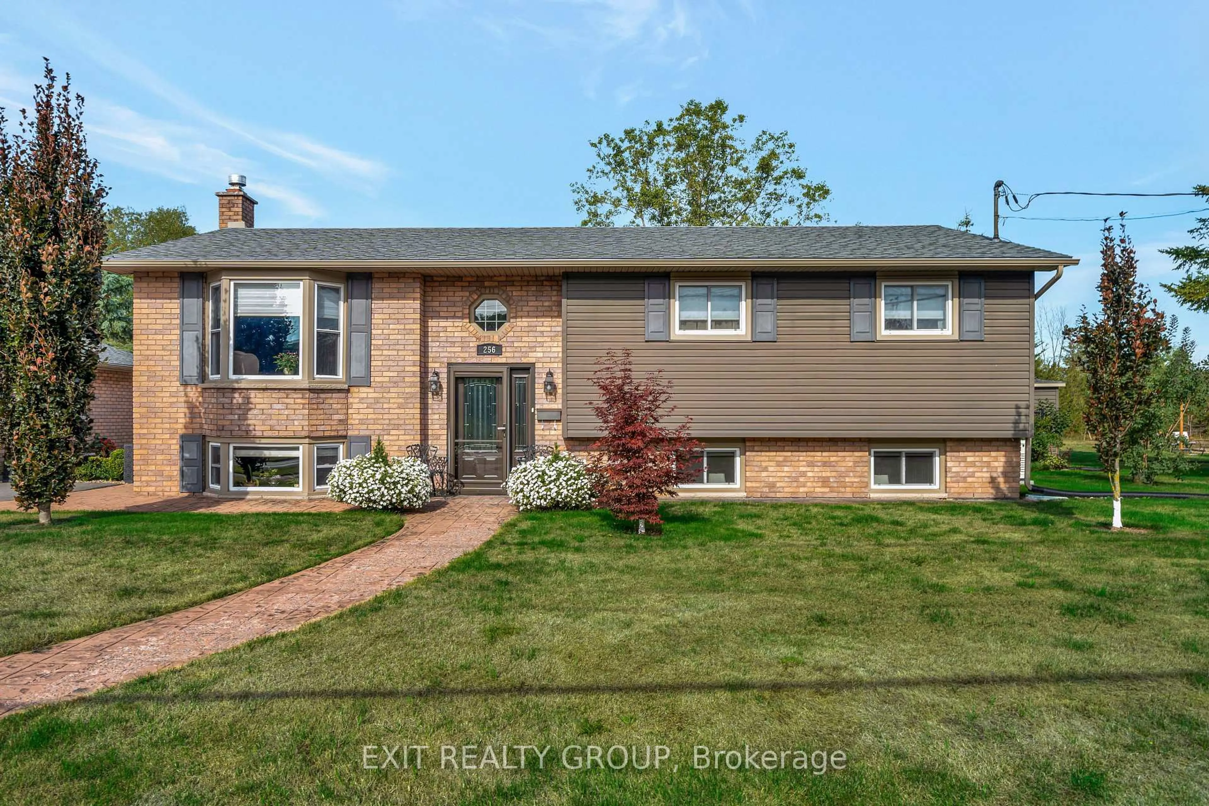 Home with vinyl exterior material, street for 256 South Trent St, Hastings Ontario K0K 2C0