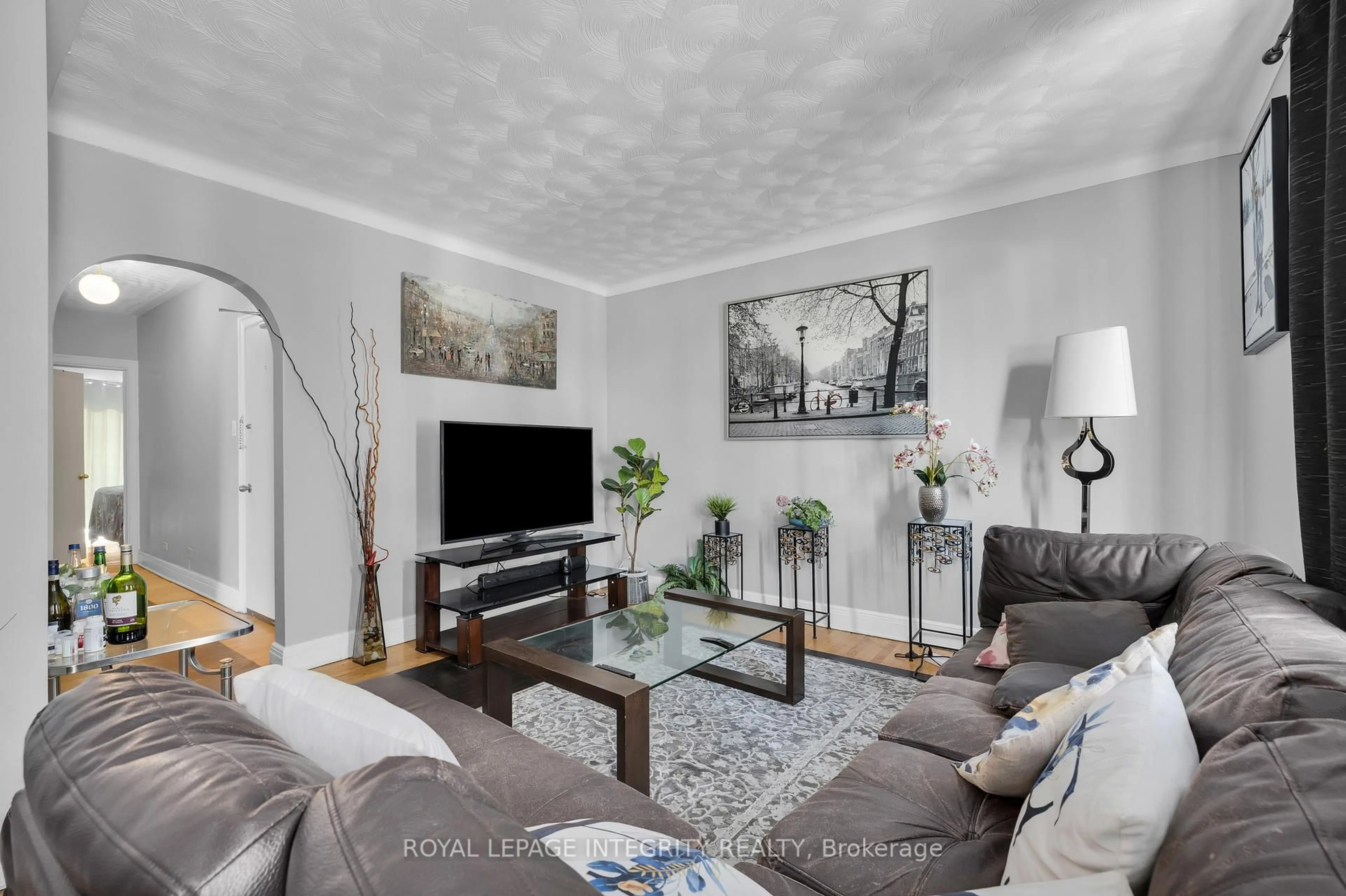 Living room with furniture, unknown for 154 Columbus Ave, Ottawa Ontario K1K 1R1