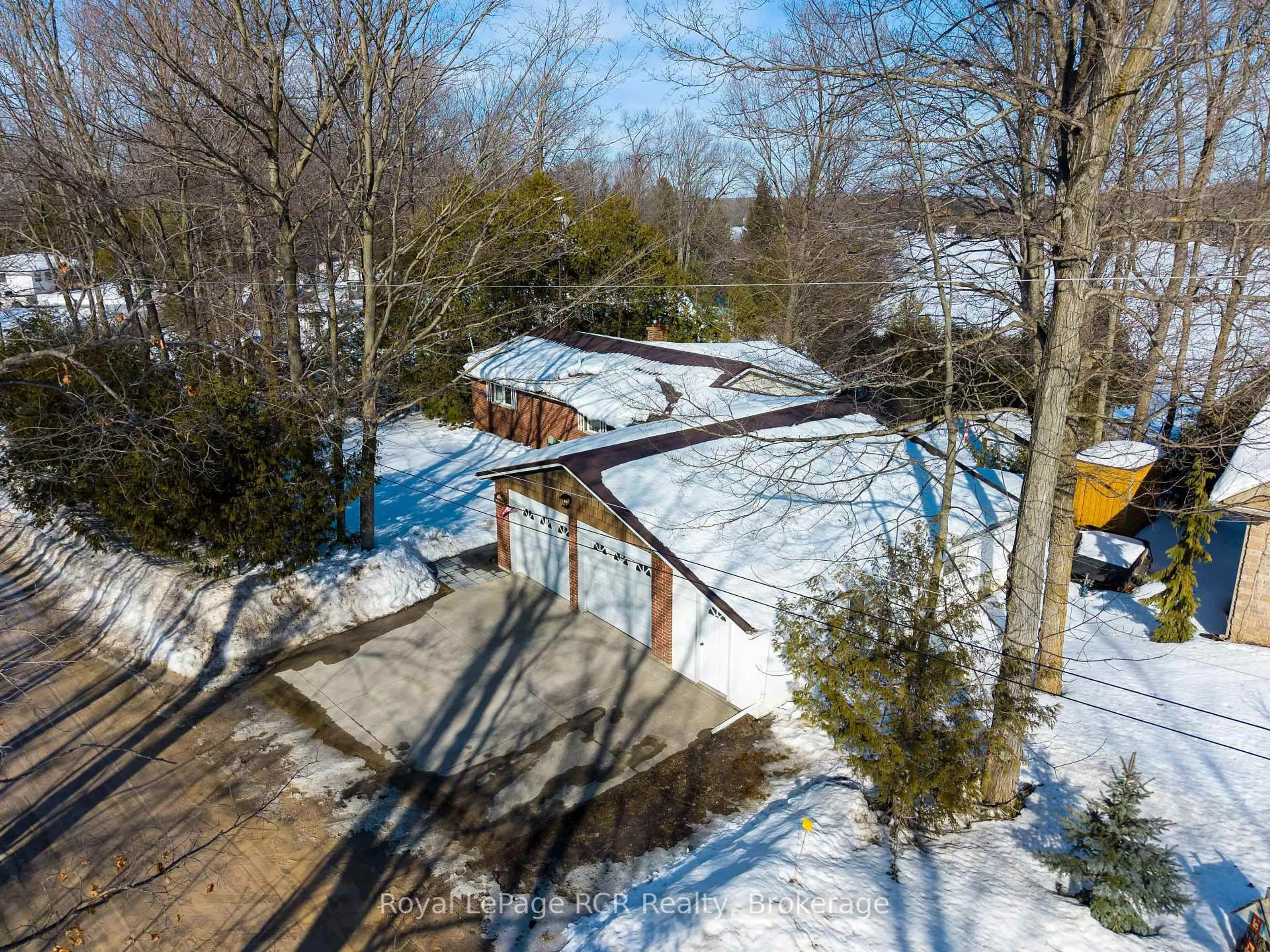 A pic from outside/outdoor area/front of a property/back of a property/a pic from drone, unknown for 120 McCullough Lake Dr, Chatsworth Ontario N0H 2V0