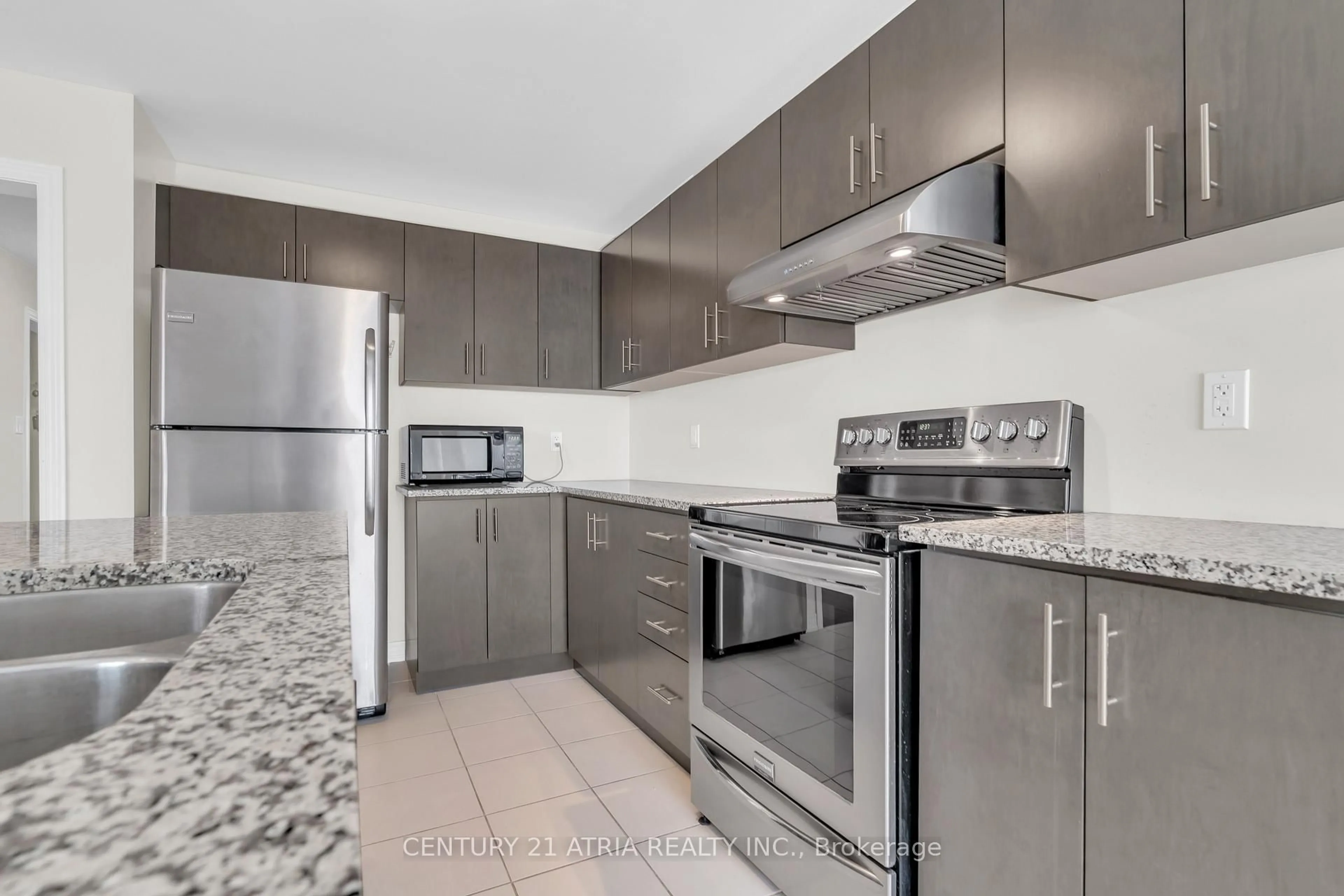 Standard kitchen, unknown for 72 Duckworth Rd, Cambridge Ontario N3H 0B9