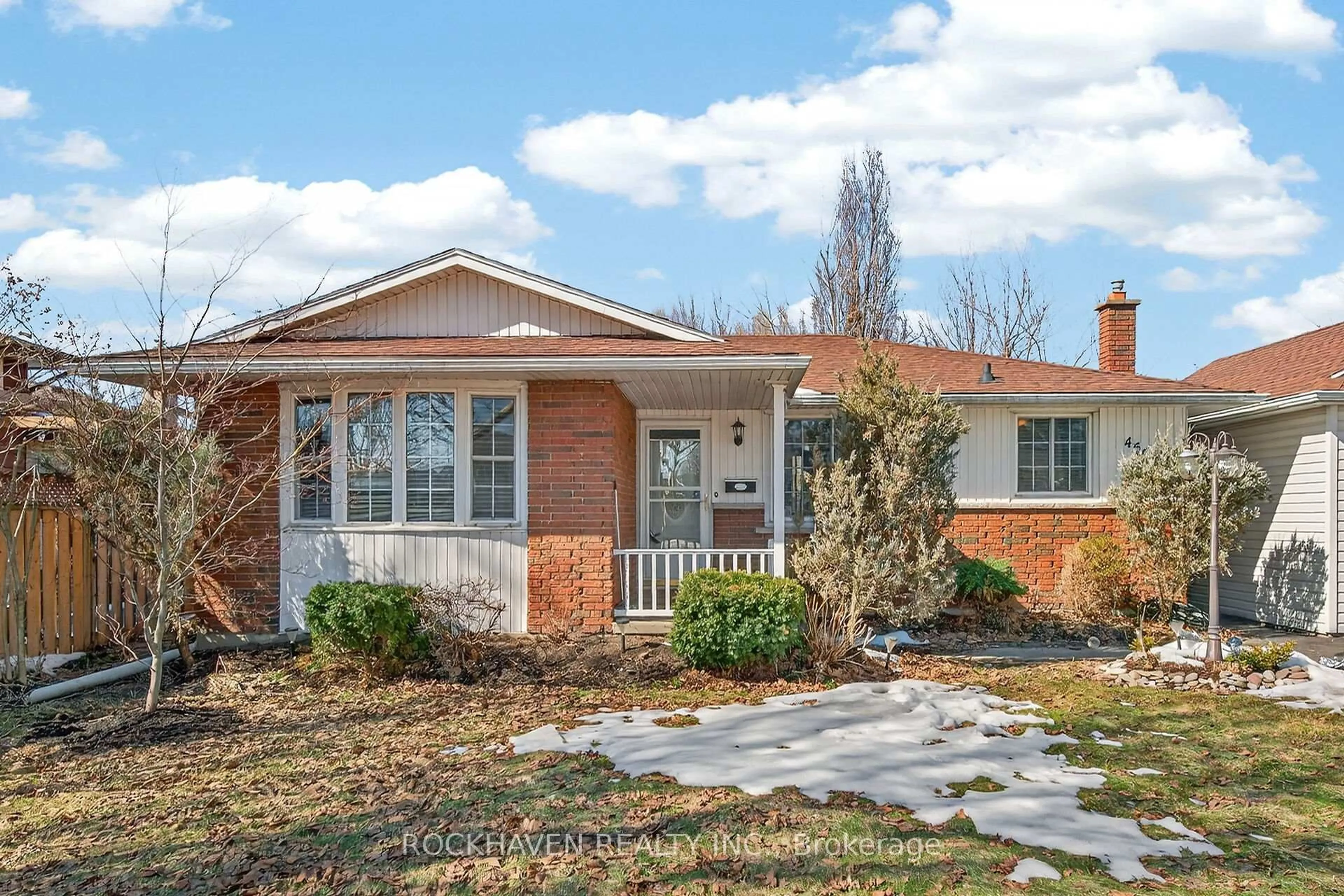 Home with brick exterior material, street for 4569 Mitchell Ave, Niagara Falls Ontario L2E 6R6