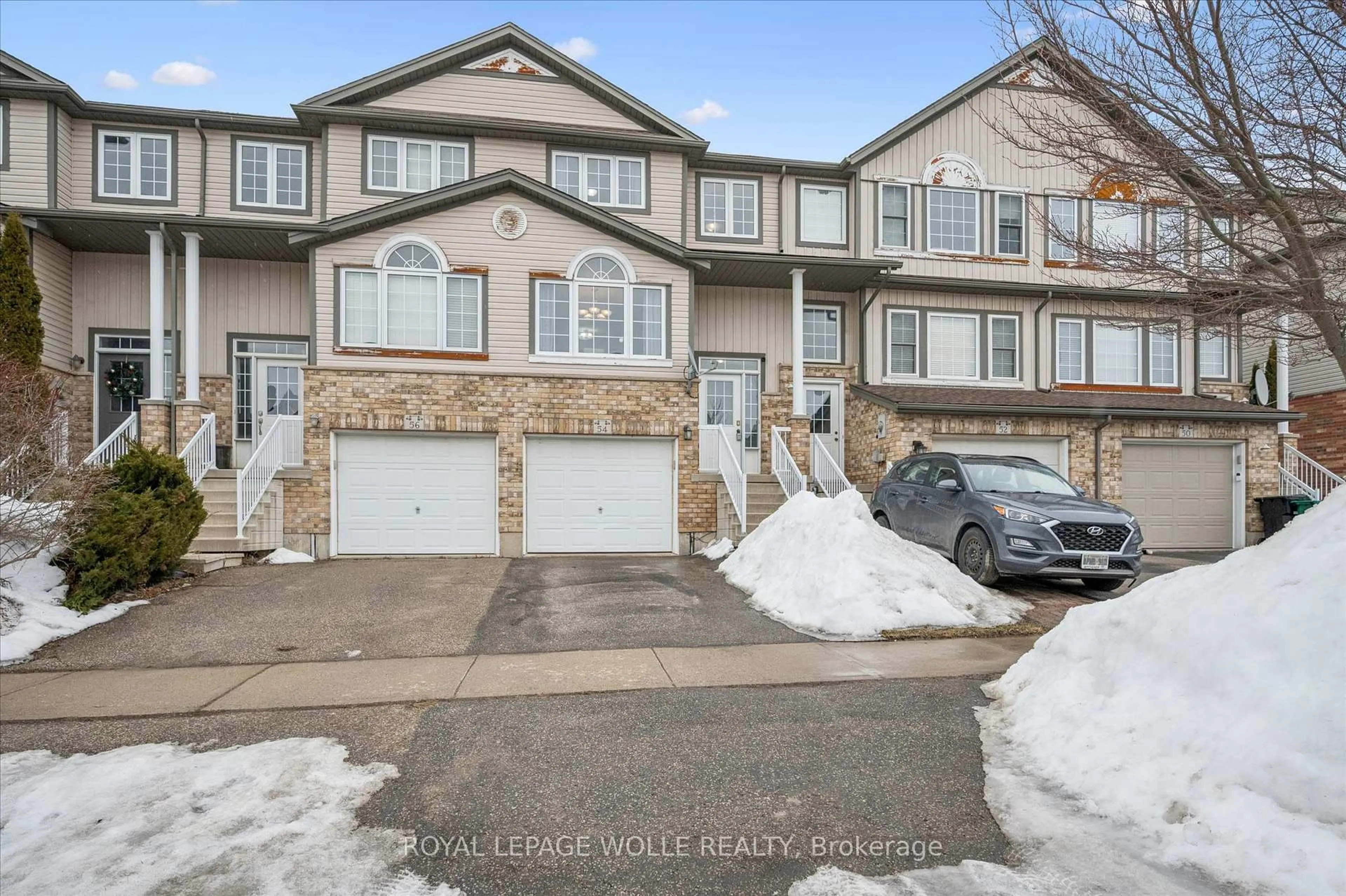 A pic from outside/outdoor area/front of a property/back of a property/a pic from drone, street for 54 Madeleine St, Kitchener Ontario N2R 1V4