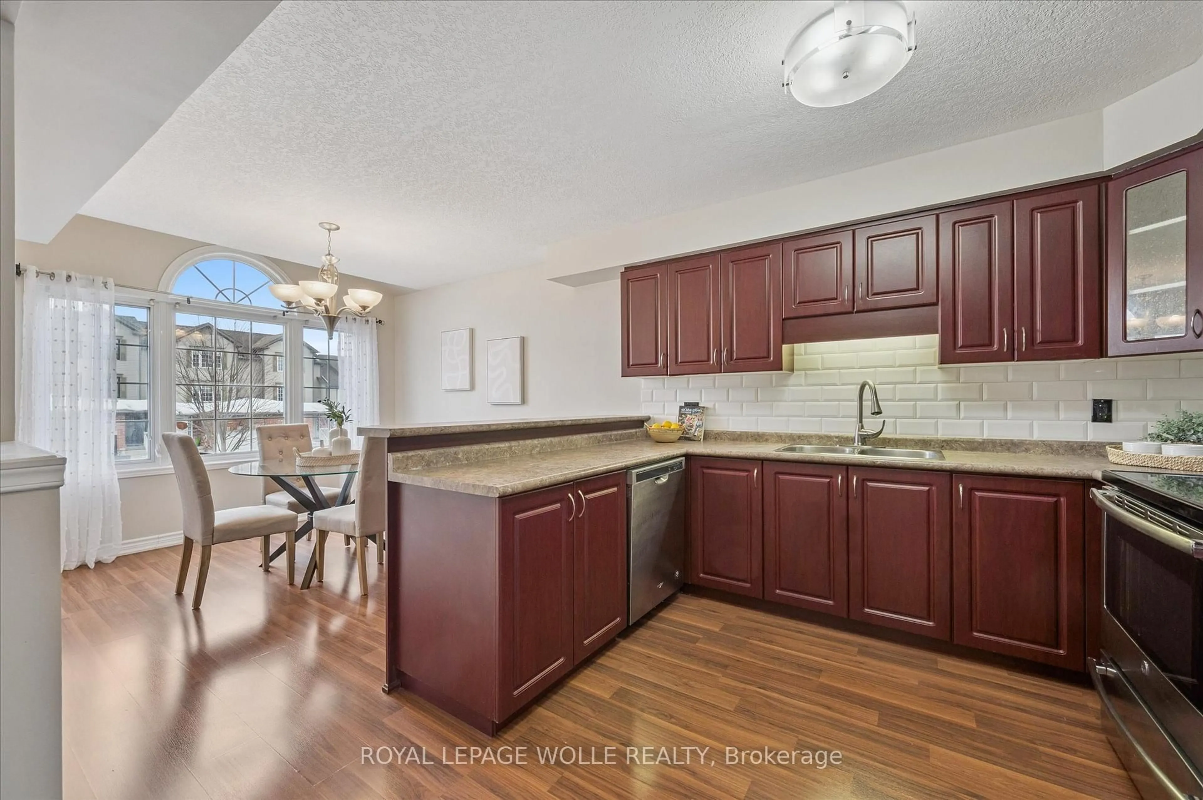 Open concept kitchen, unknown for 54 Madeleine St, Kitchener Ontario N2R 1V4