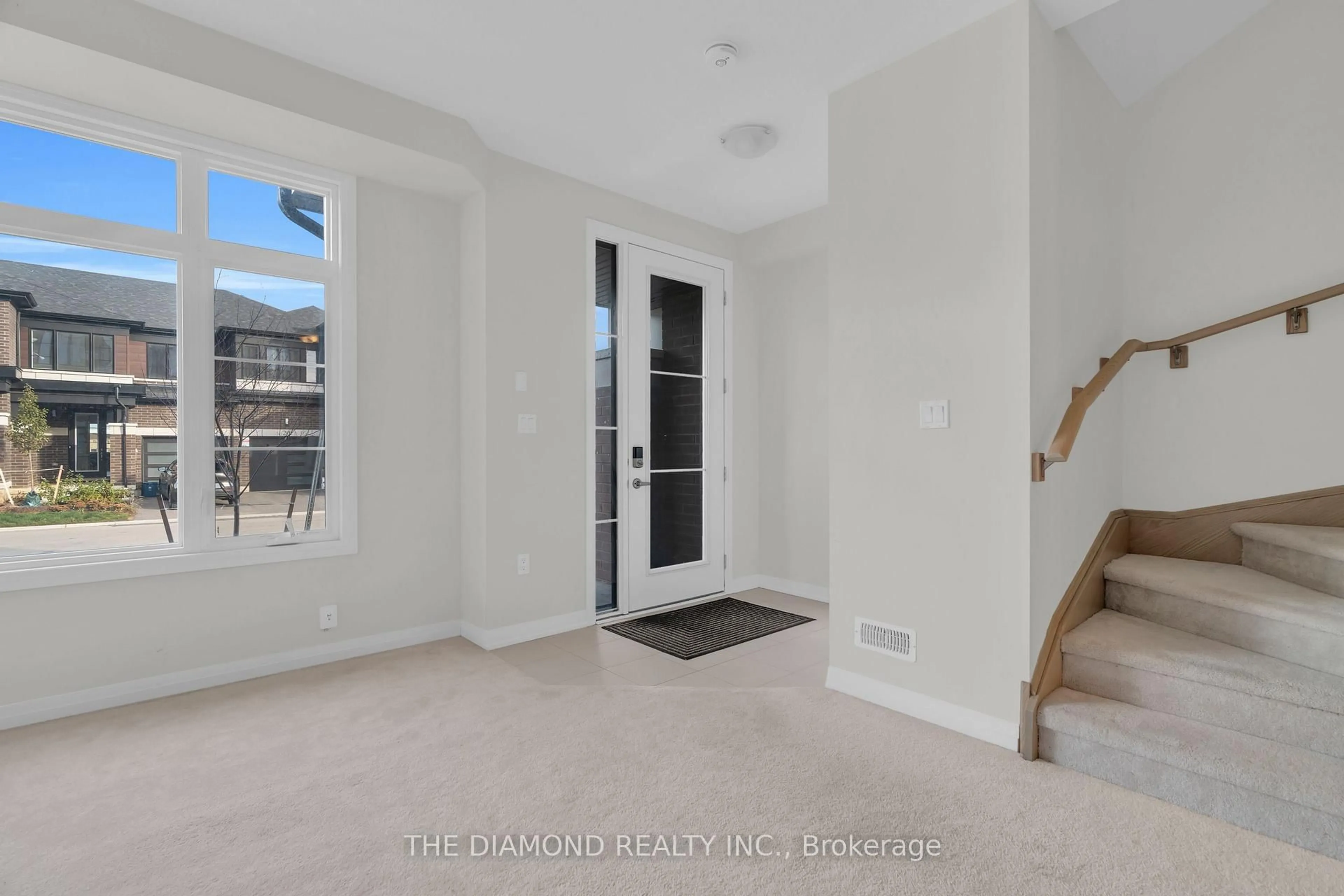 Indoor entryway for 400 Newman Dr #31, Cambridge Ontario N1S 0E8