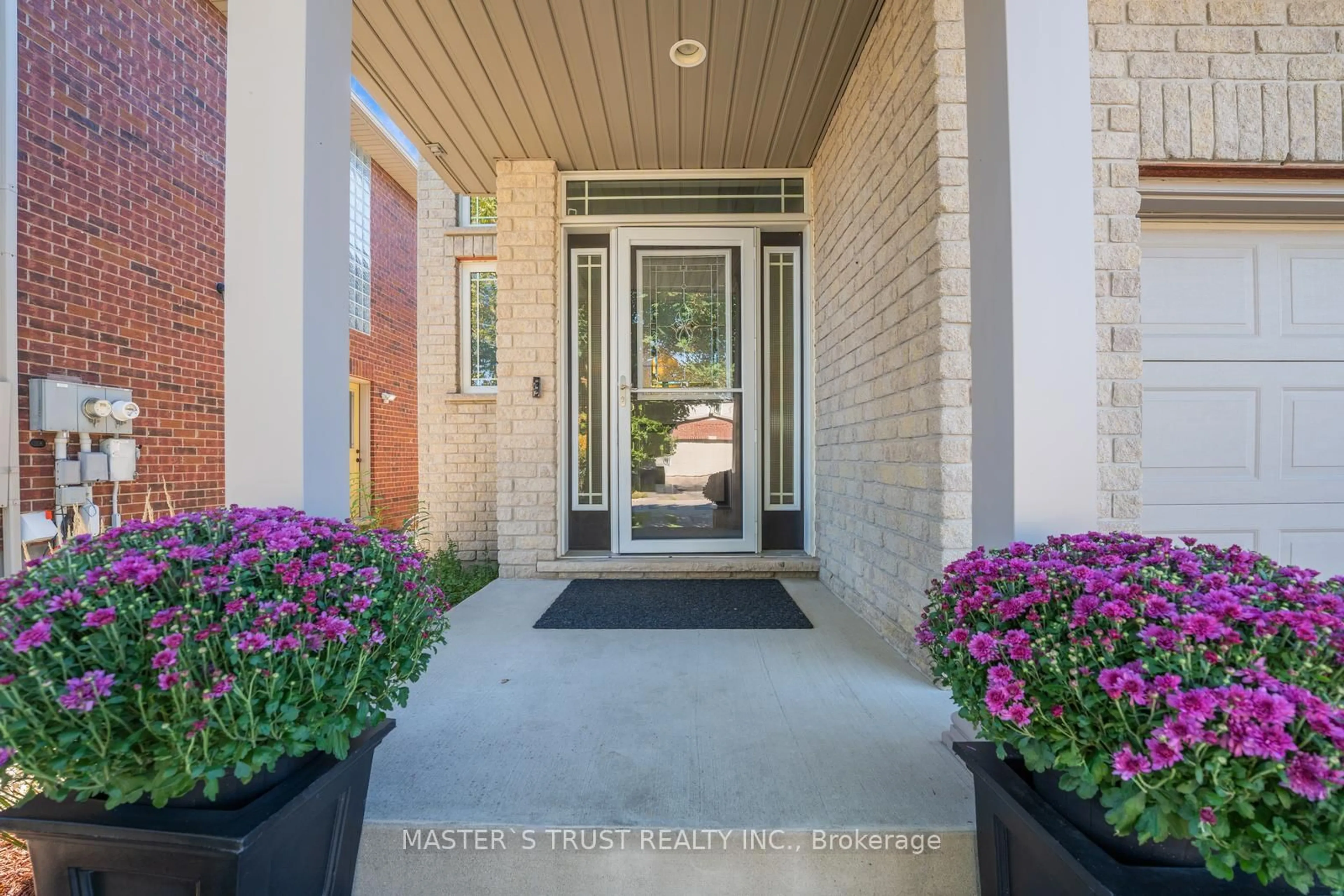 Indoor entryway for 5 Howden Cres, Guelph Ontario N1L 1T2