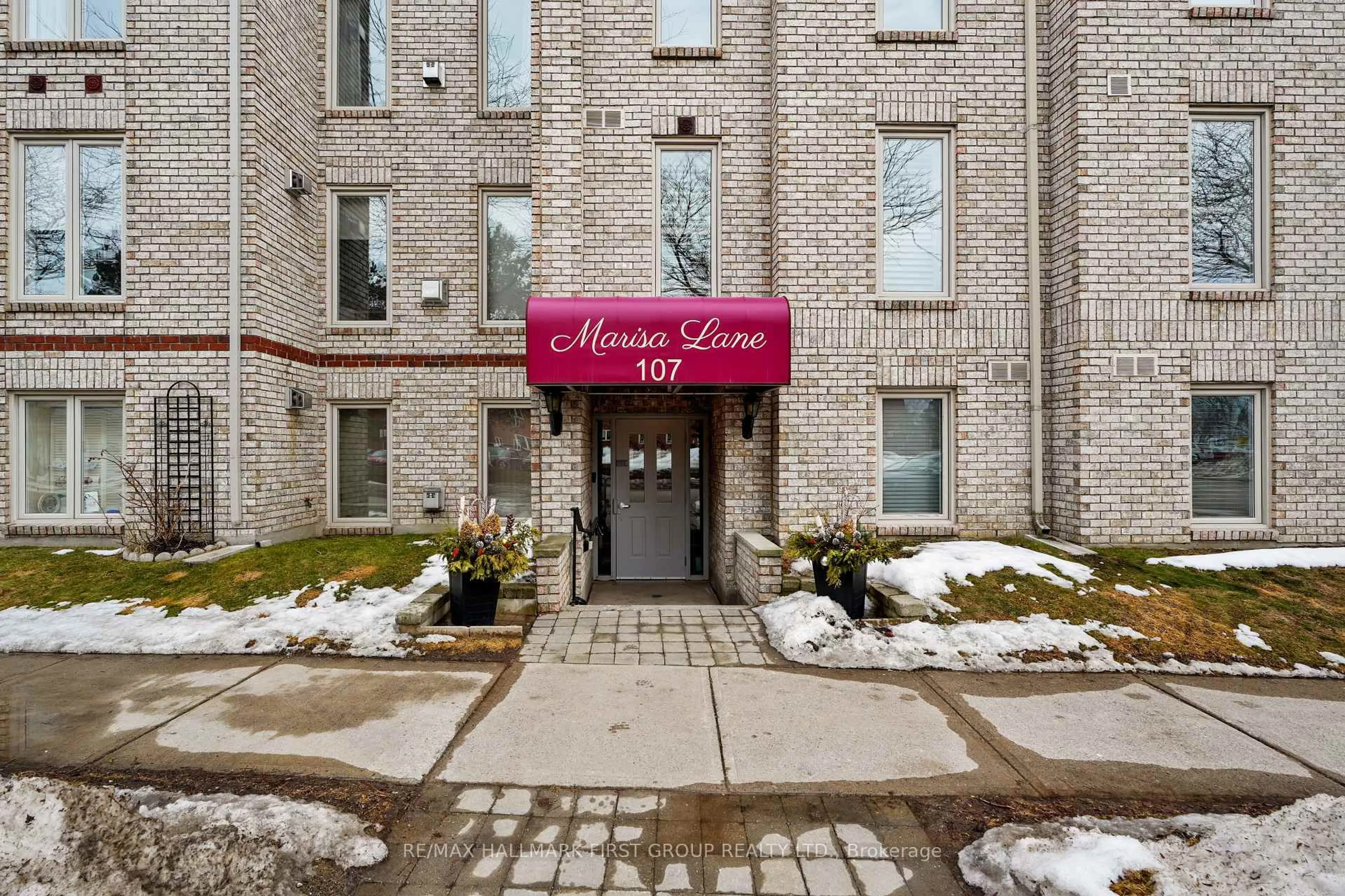 Indoor foyer for 107 Marisa Lane #306, Cobourg Ontario K9A 5N6