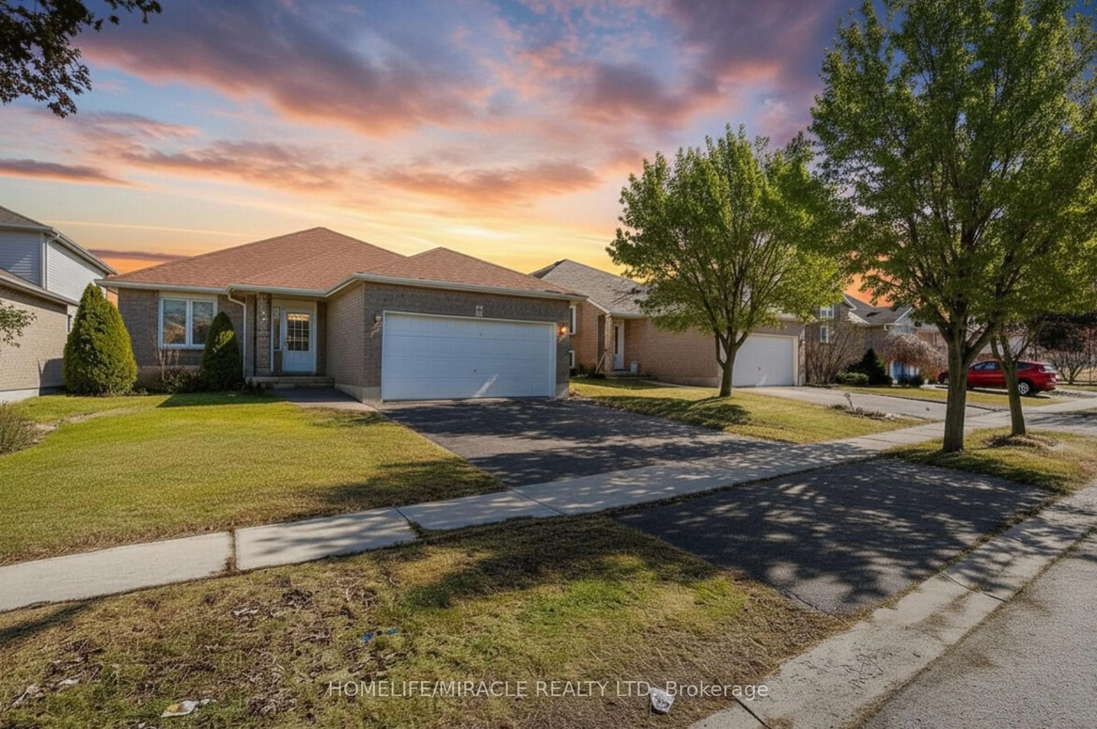 A pic from outside/outdoor area/front of a property/back of a property/a pic from drone, street for 8 Bradley Lane, Brantford Ontario N3T 6R5