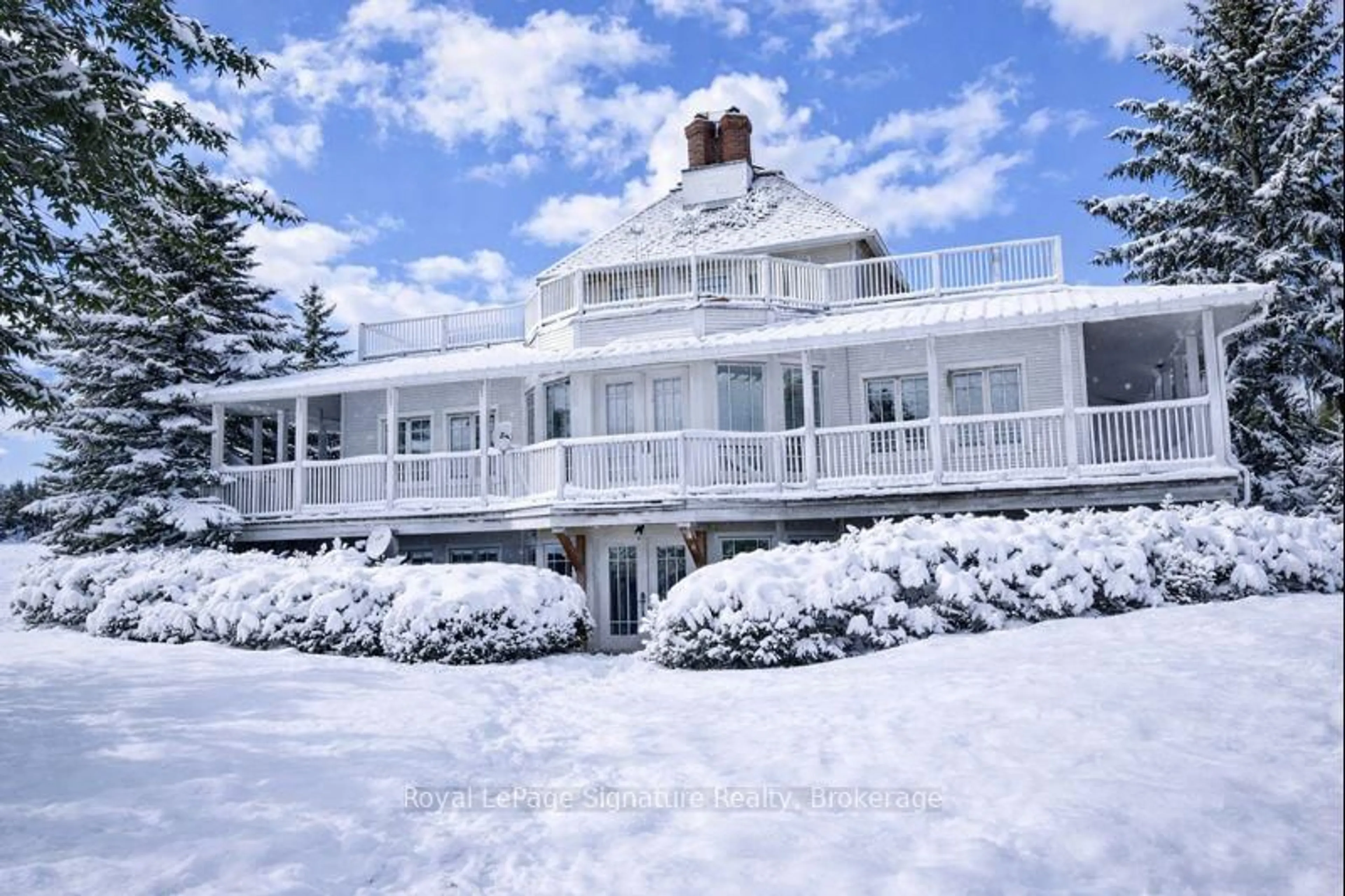 Patio, building for 807035 25th Side Rd, Grey Highlands Ontario N0C 1G0